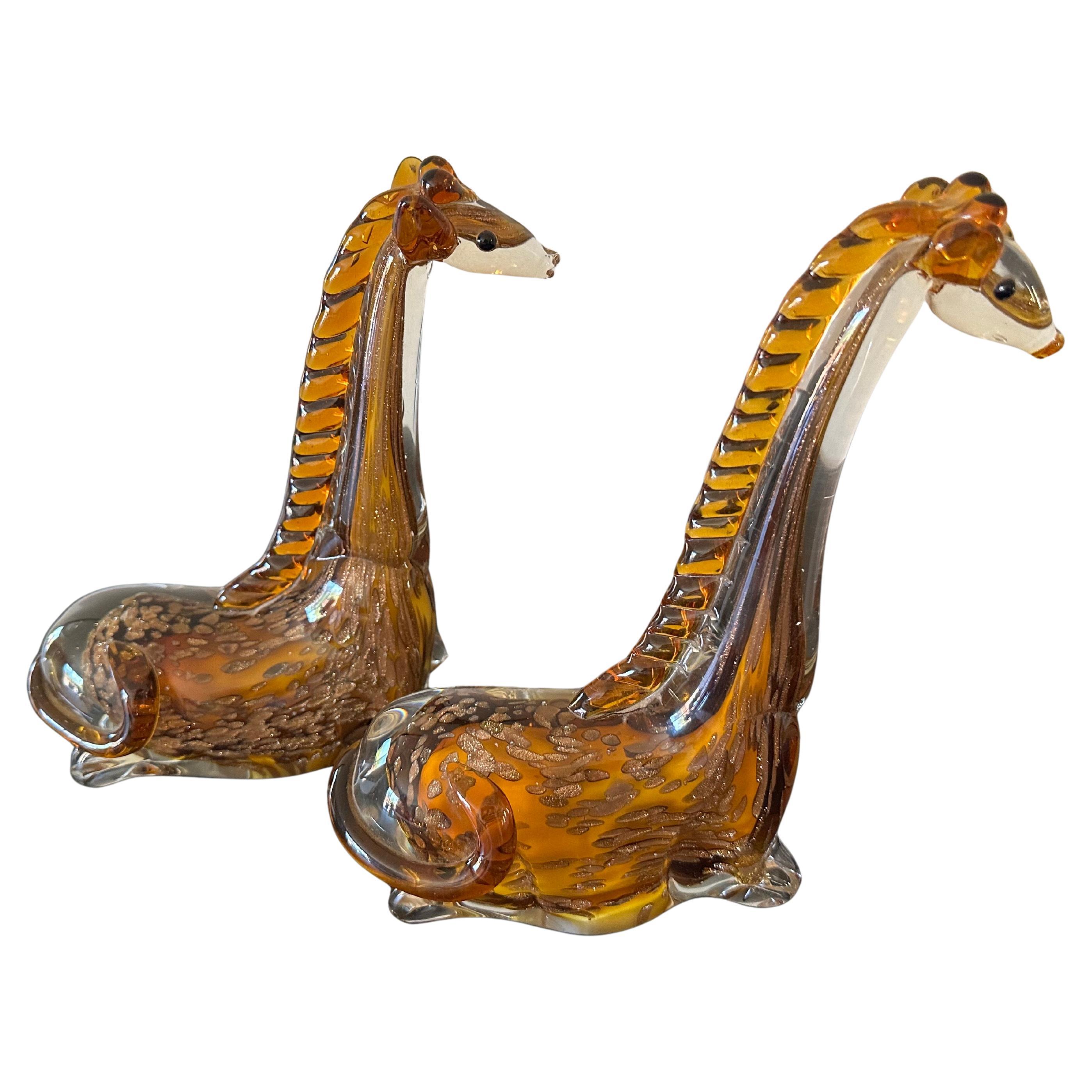Paire de sculptures de girafes posées en verre d'art dans le style de Murano Bon état - En vente à San Diego, CA