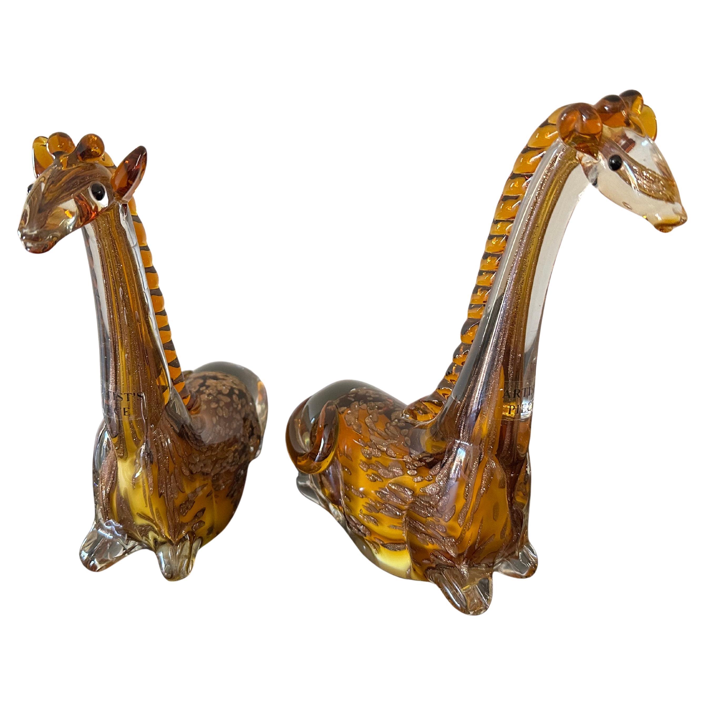 Paire de sculptures de girafes posées en verre d'art dans le style de Murano en vente 3