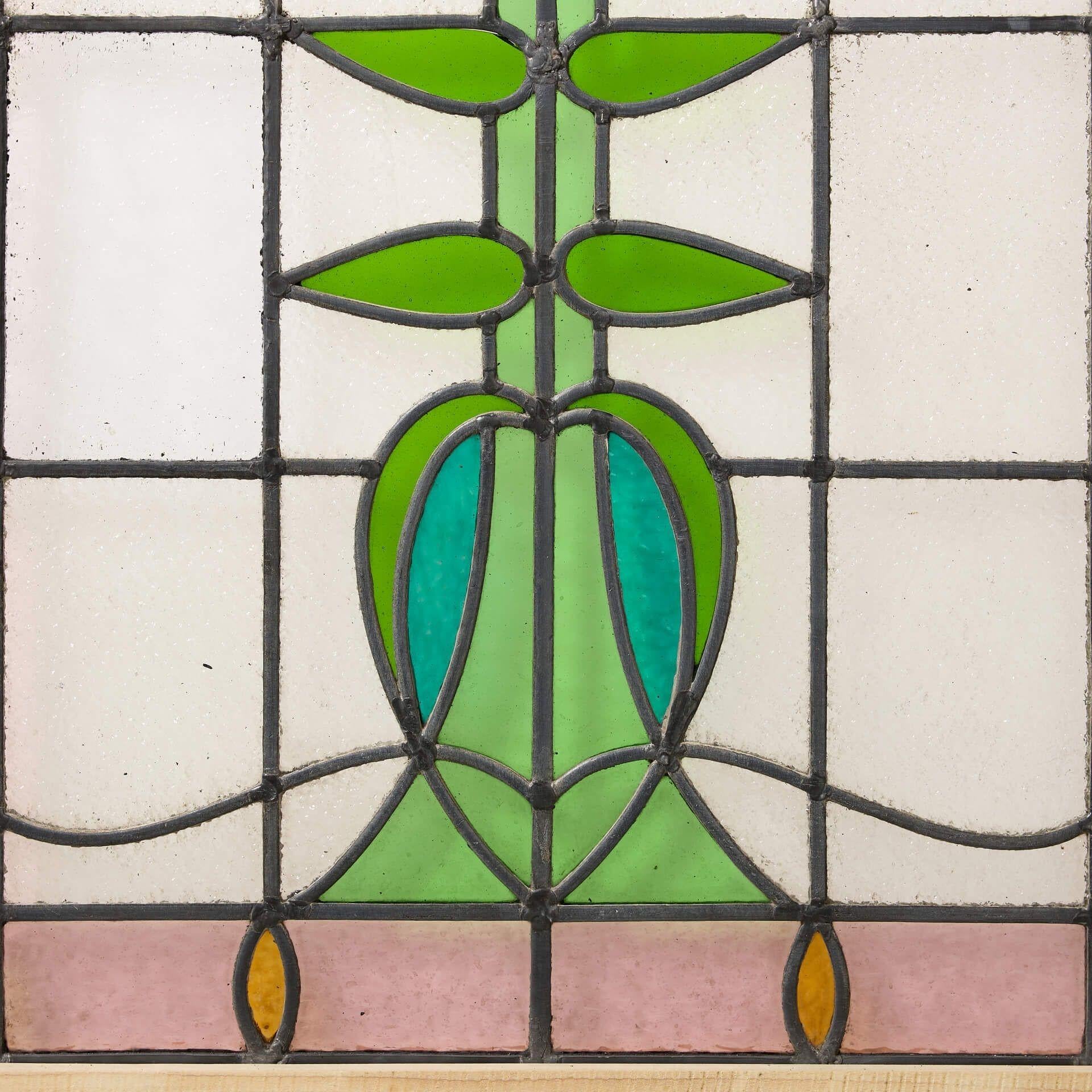 Coppia di pannelli in vetro colorato in stile Art Nouveau del XIX secolo in vendita 1