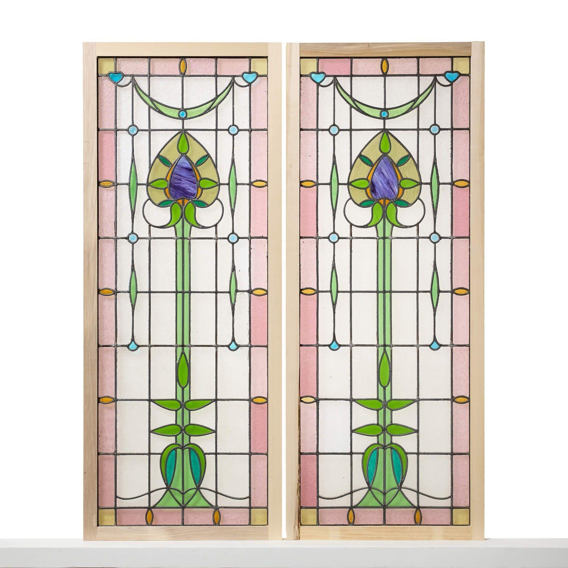 Coppia di pannelli in vetro colorato in stile Art Nouveau del XIX secolo in vendita 2
