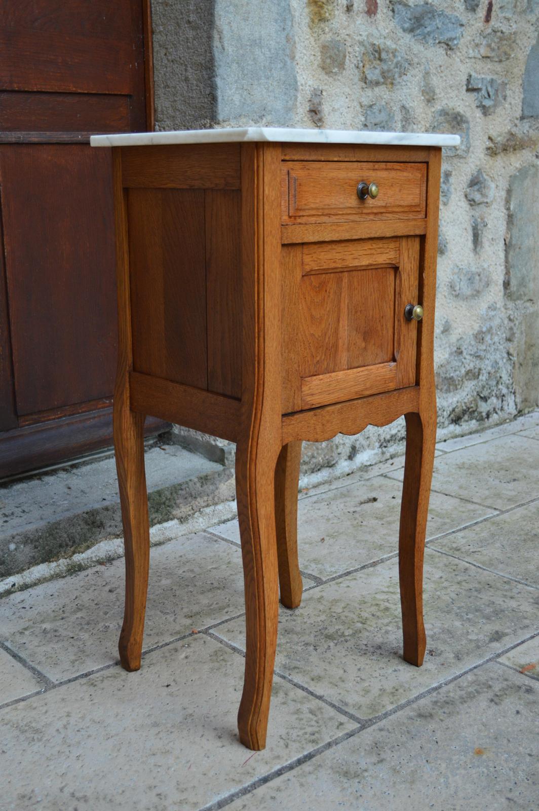 Pair of Art Nouveau Beds and Nightstand in Oak, France, circa 1910 For Sale 10