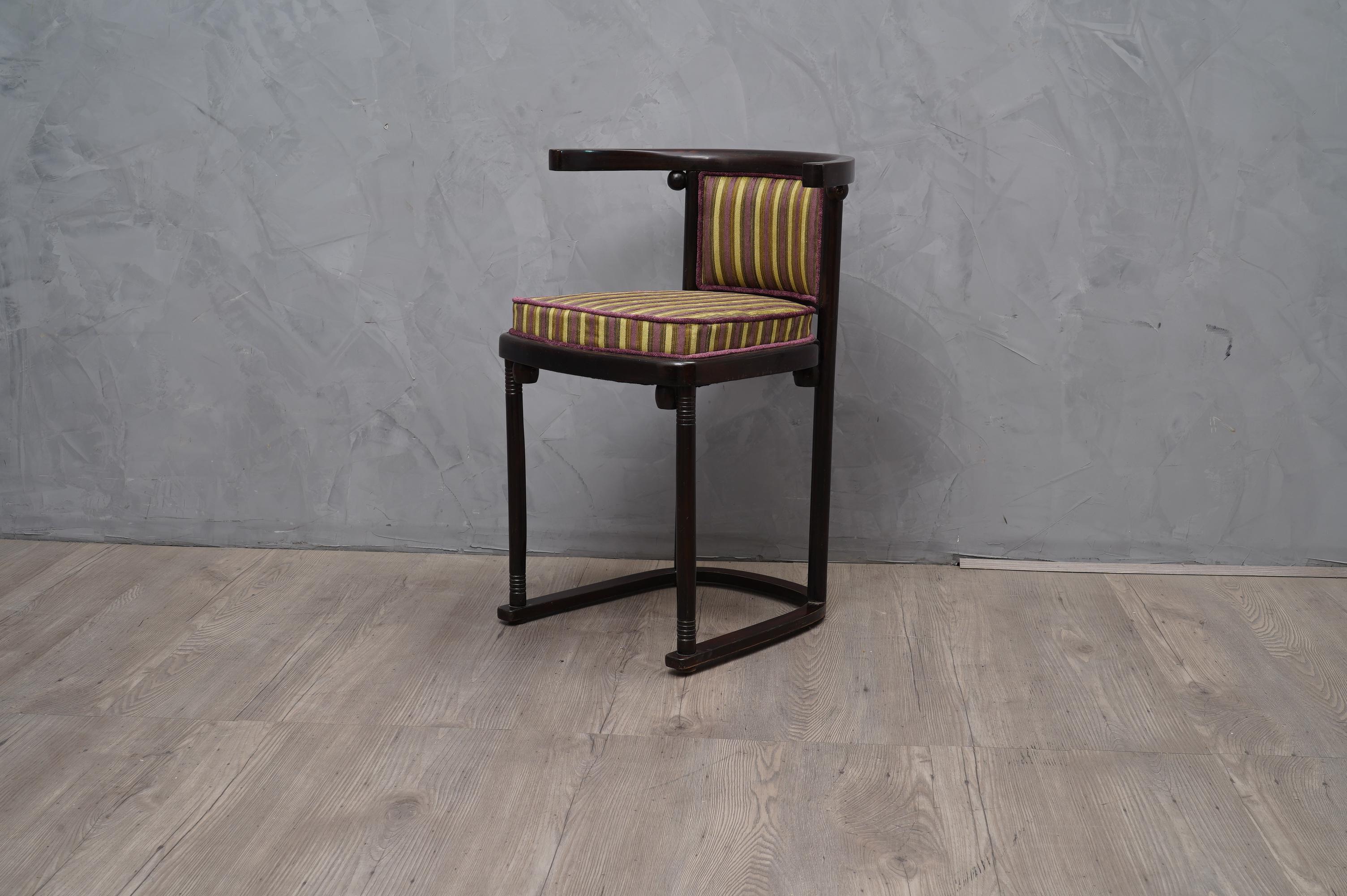 Very elegant appearance due the use of not common fabric, coming from particular Italian silk factory, this gentle upholstery gives these armchairs a very luxurious appearance.

The pair of chairs is entirely in curved beechwood, with particular