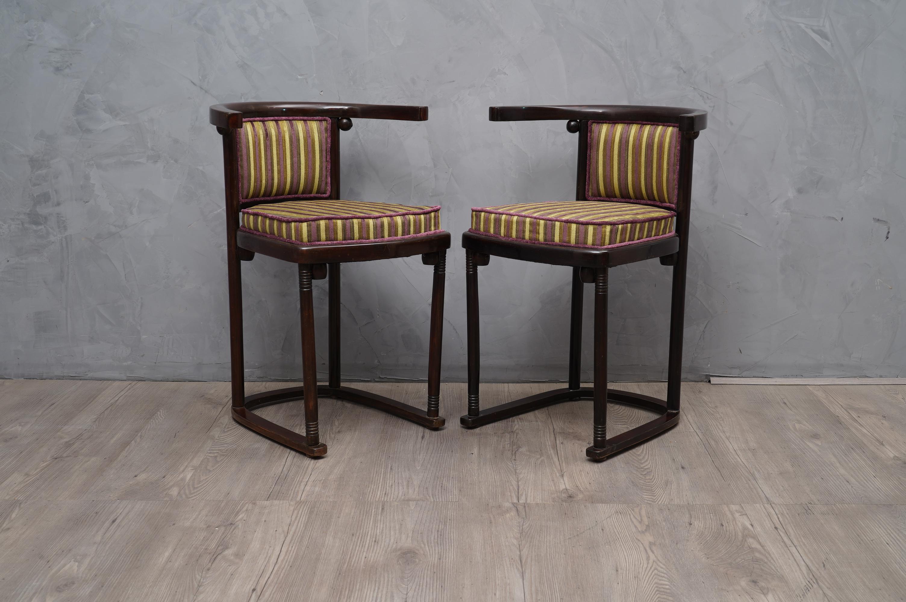 Early 20th Century Pair of Art Nouveau Beech Wood and Striped Velvet Austrian Chairs, 1910 For Sale