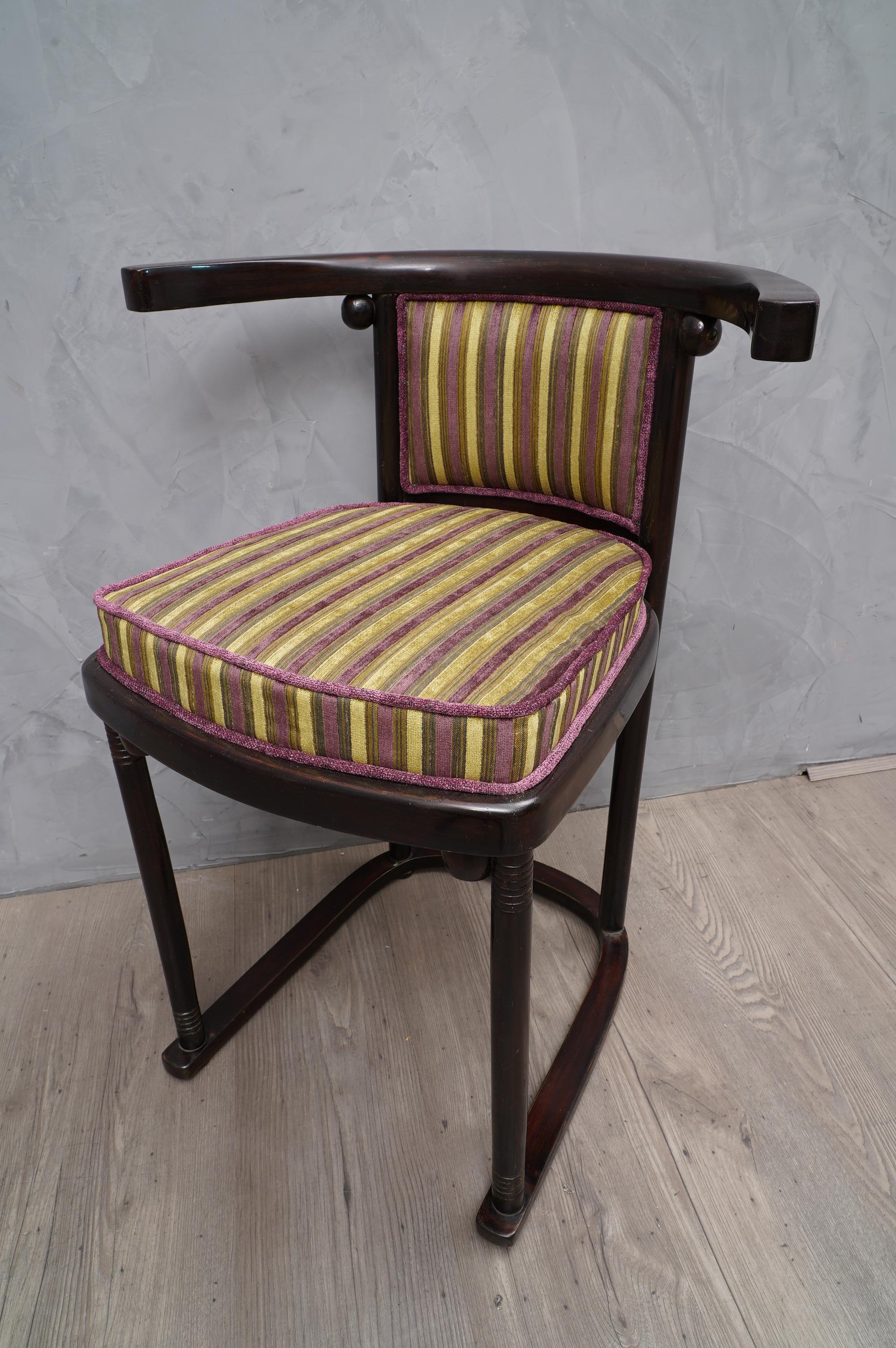 Pair of Art Nouveau Beech Wood and Striped Velvet Austrian Chairs, 1910 For Sale 1