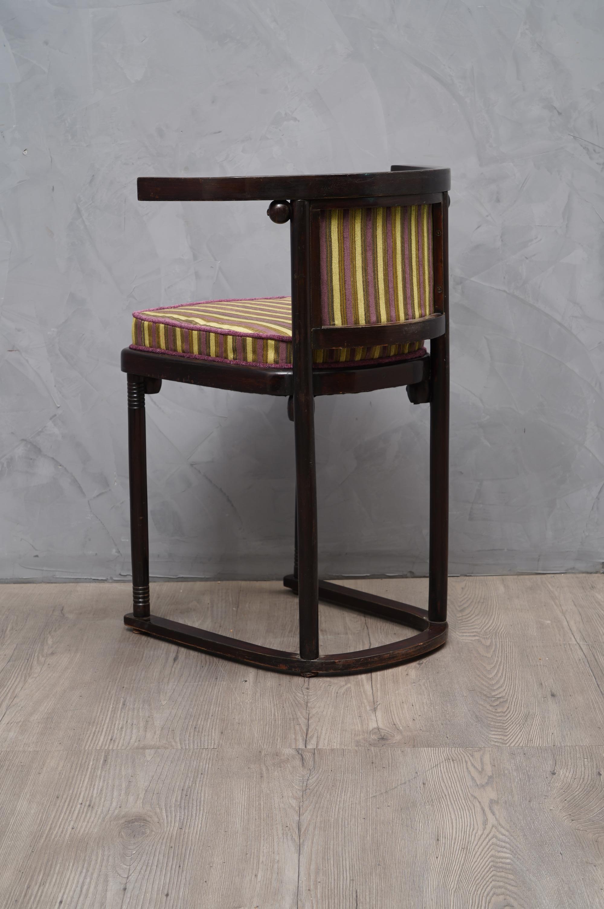 Pair of Art Nouveau Beech Wood and Striped Velvet Austrian Chairs, 1910 For Sale 4