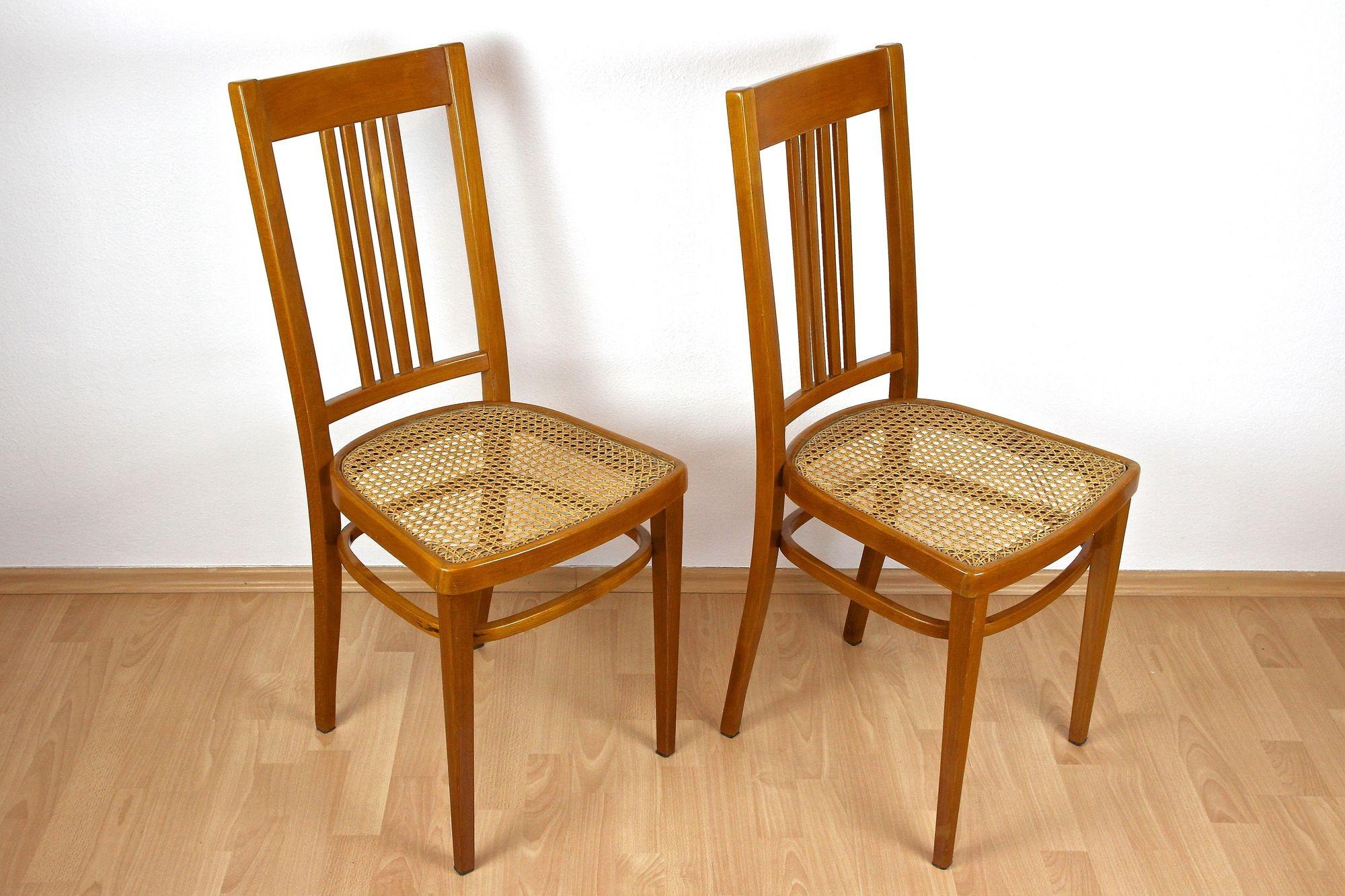 Pair Of Art Nouveau Bentwood Chairs by J&J Kohn, Austria circa 1910 For Sale 4