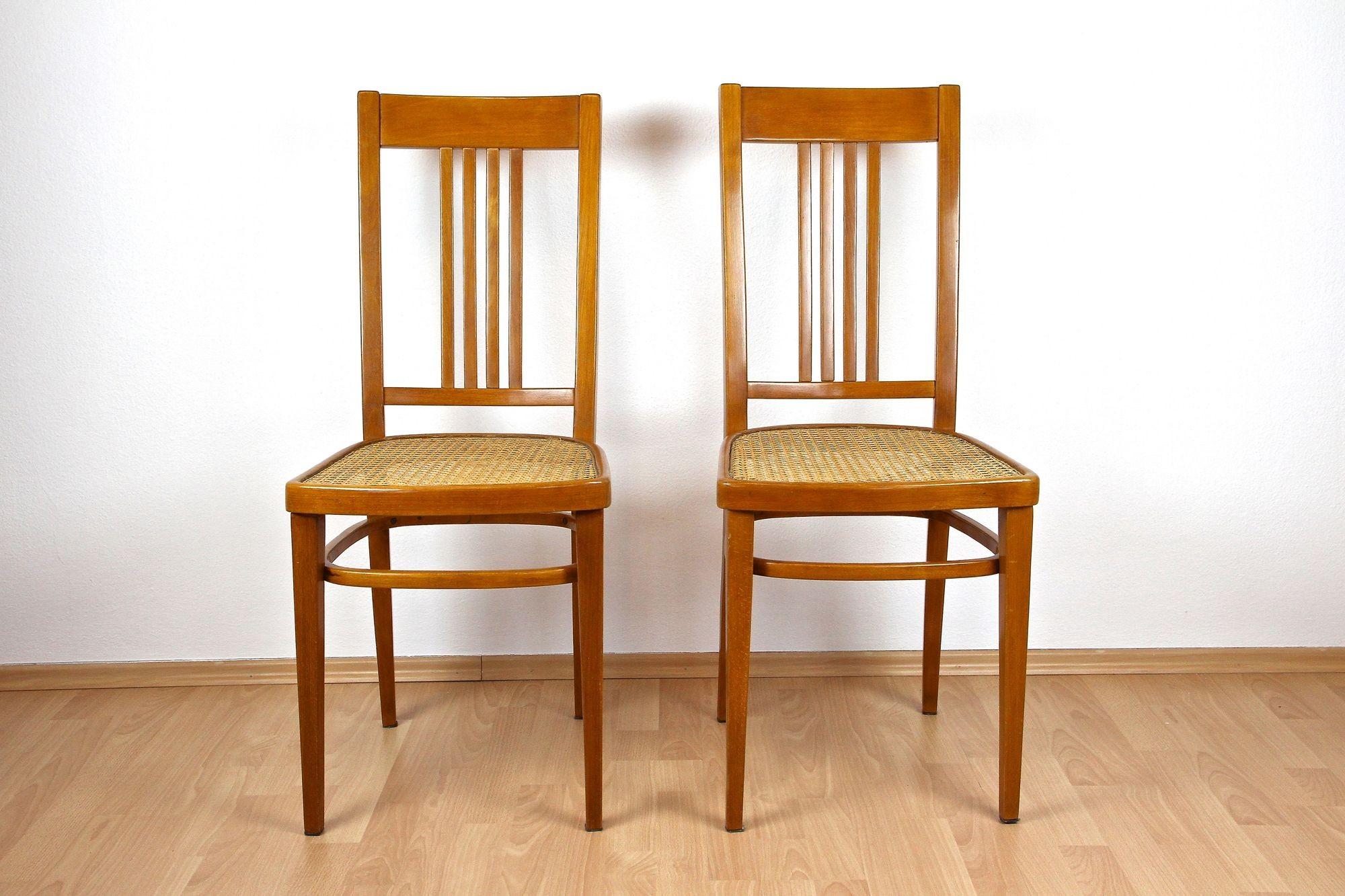 Art nouveau Paire de chaises en bois courbé Art Nouveau par J&J Kohn, Autriche vers 1910 en vente