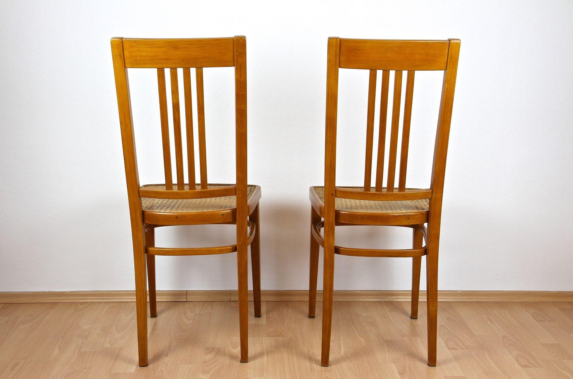 Bois cintré Paire de chaises en bois courbé Art Nouveau par J&J Kohn, Autriche vers 1910 en vente
