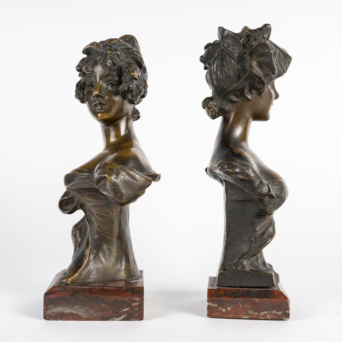 Pareja de esculturas Art Nouveau de bronce de Van Der Straeten, hacia 1900. Patinado en venta