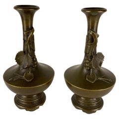 Paire de vases à pied en bronze Art Nouveau 