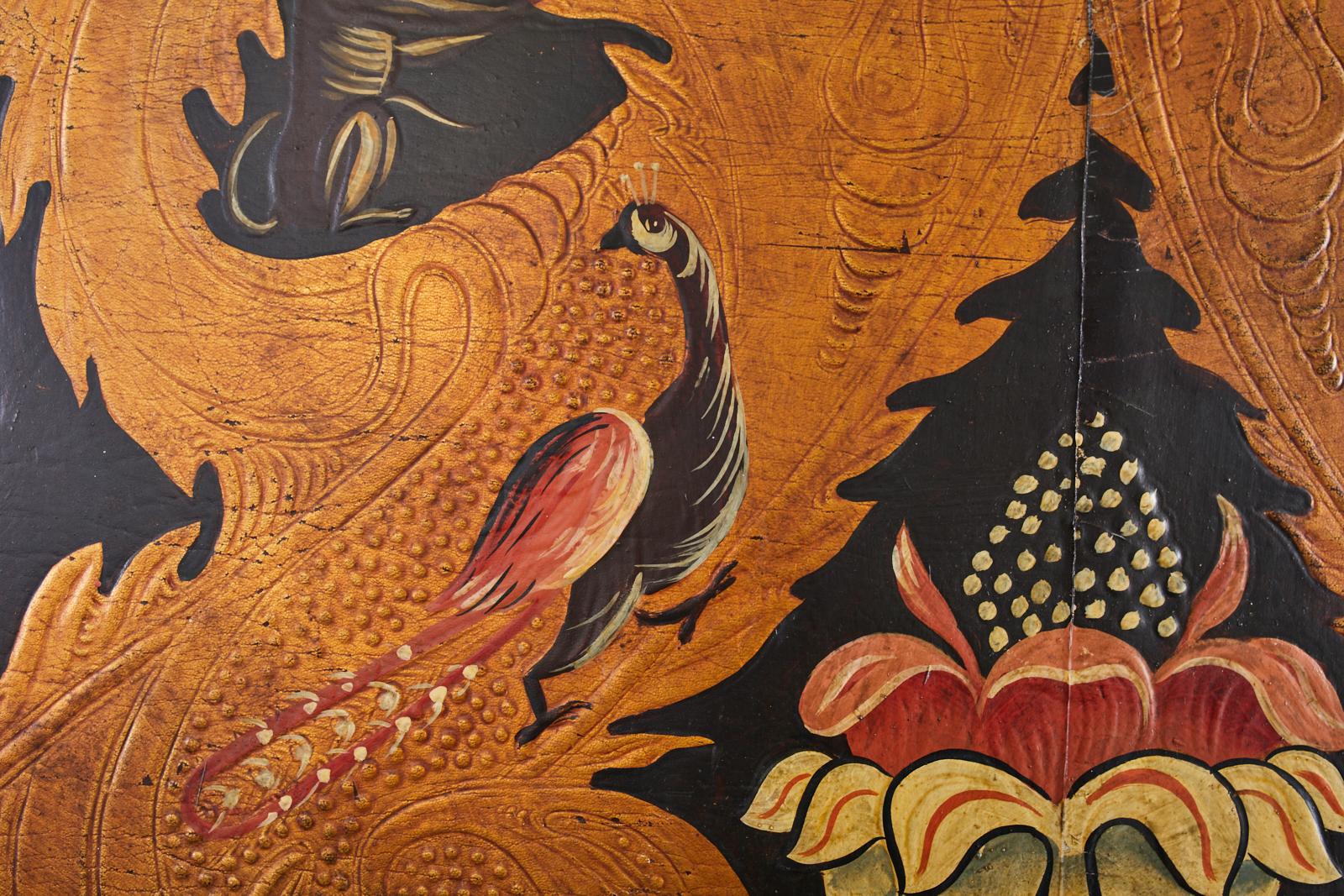 Paire de paravents en cuir peint et embossé Art Nouveau Bon état - En vente à Rio Vista, CA