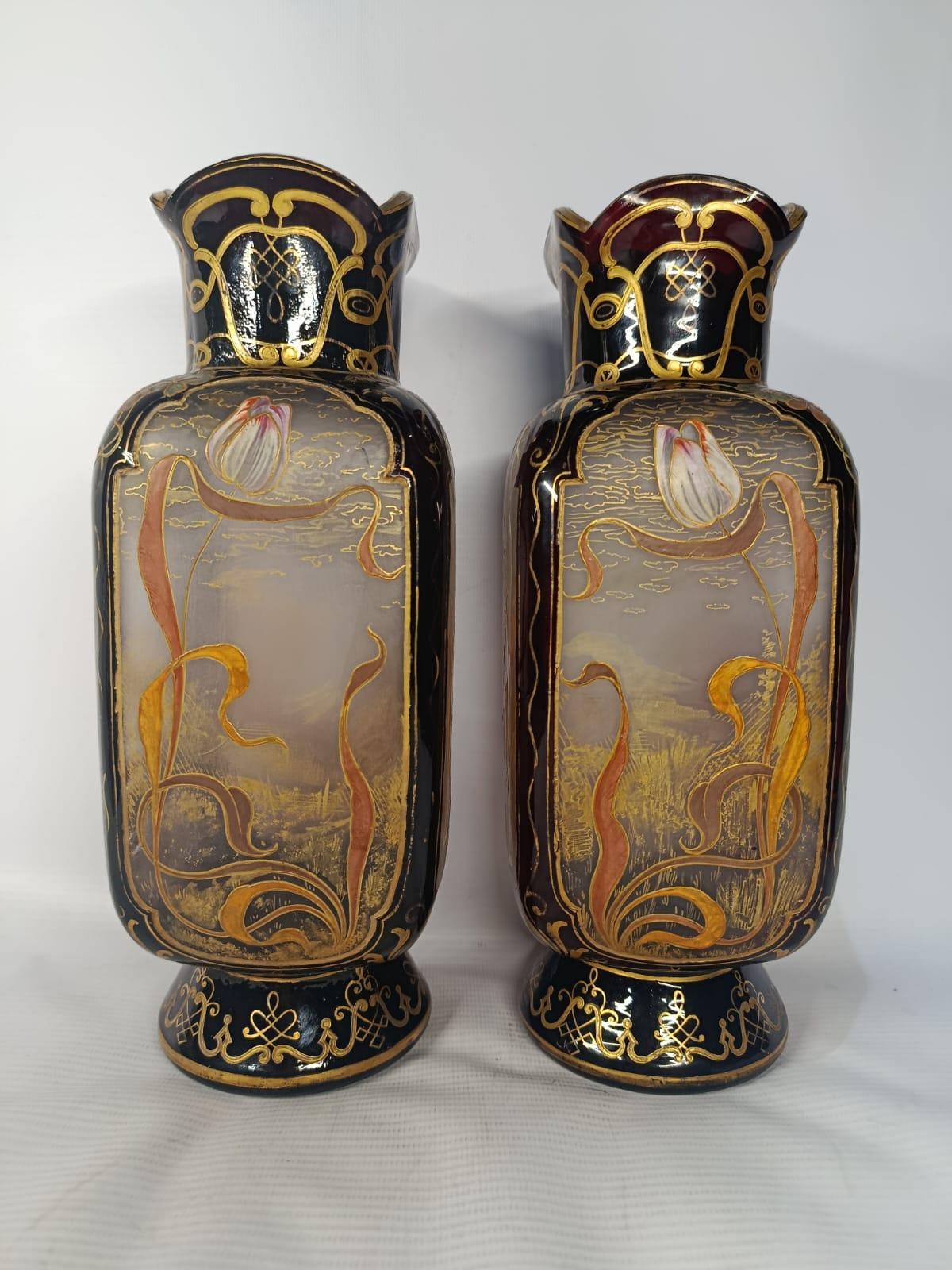 Art nouveau Paire de vases en verre émaillé Art Nouveau Circa 1900 en vente