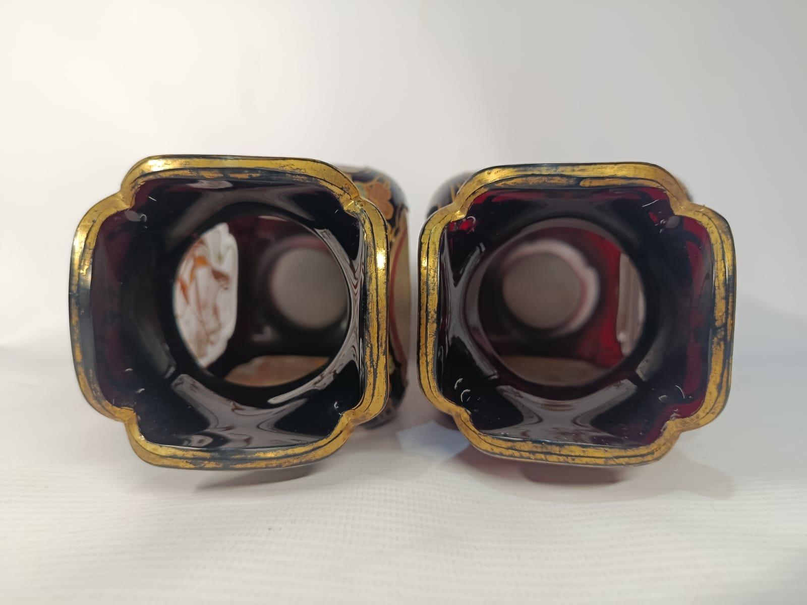 Paire de vases en verre émaillé Art Nouveau Circa 1900 en vente 1