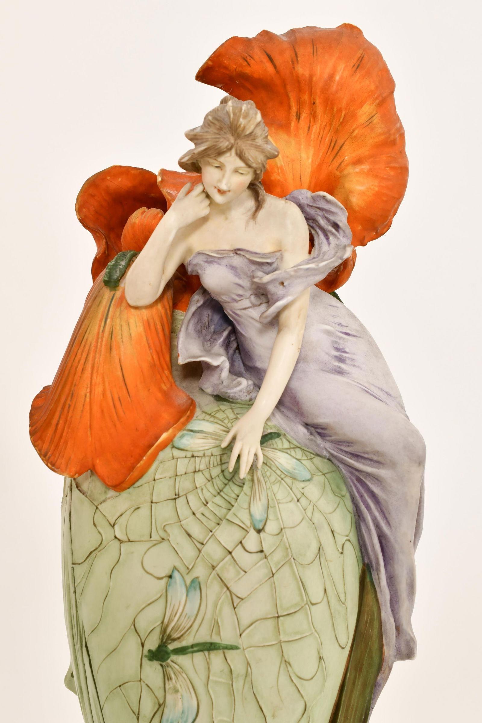 Smaltato Pair of Art Nouveau Figurative Glazed Amphora Vases in vendita