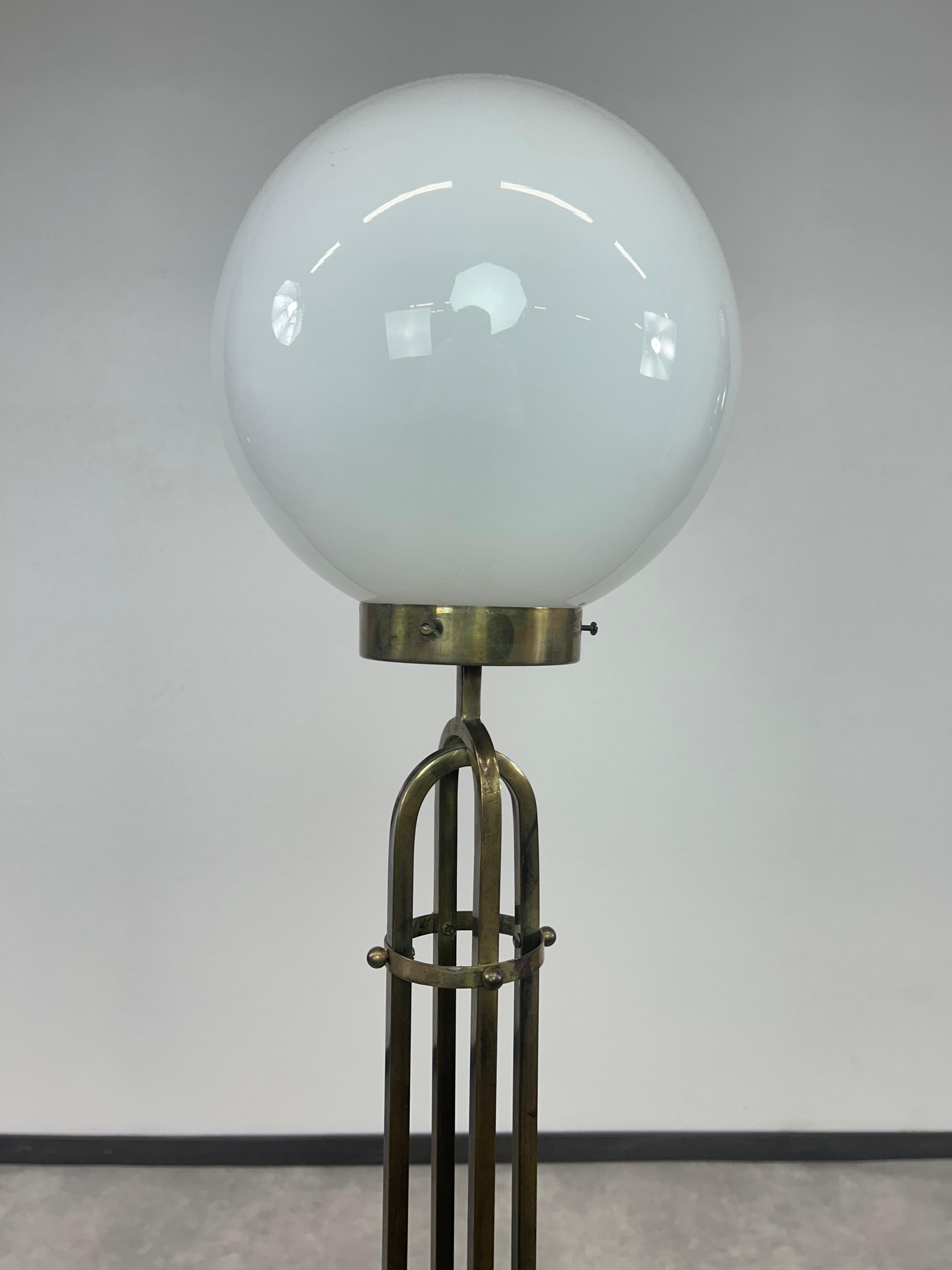 Coppia di lampade da terra in stile art nouveau di Adolf Loos In condizioni ottime in vendita a Banská Štiavnica, SK