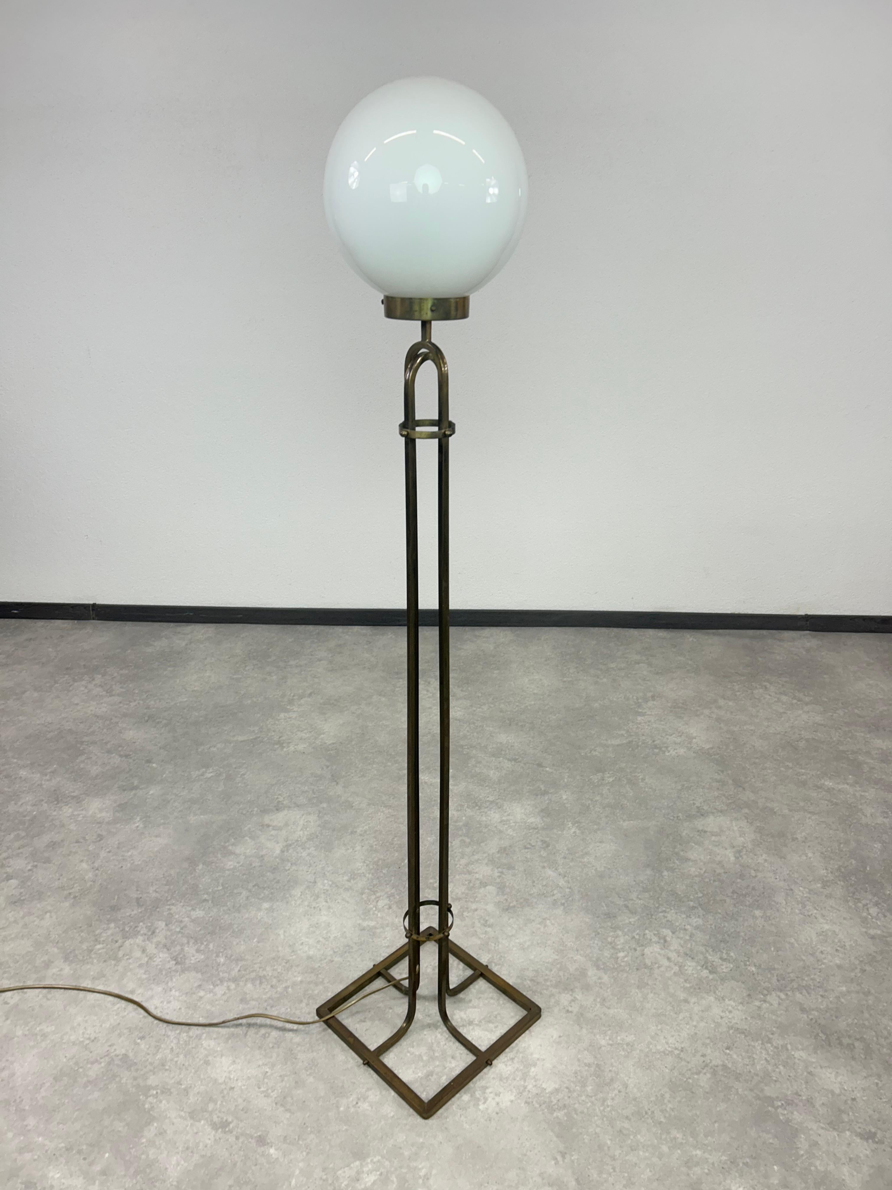 Coppia di lampade da terra in stile art nouveau di Adolf Loos in vendita 1