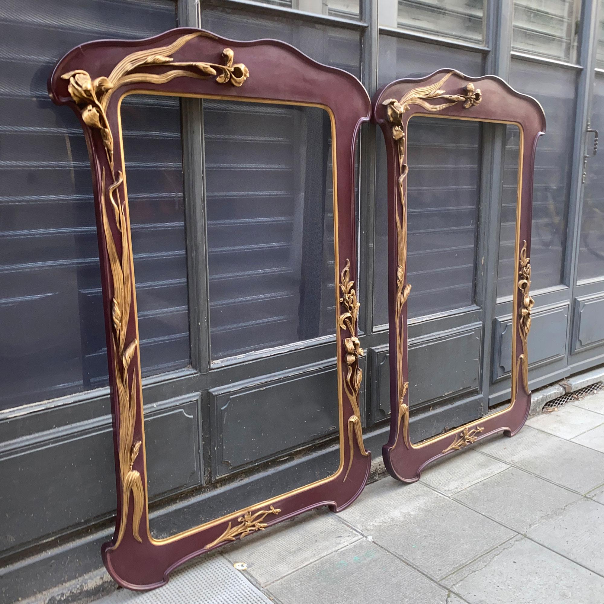 Pair of Art Nouveau frames mirror with Iris attributed to Louis Majorelle In Good Condition For Sale In Grenoble, FR