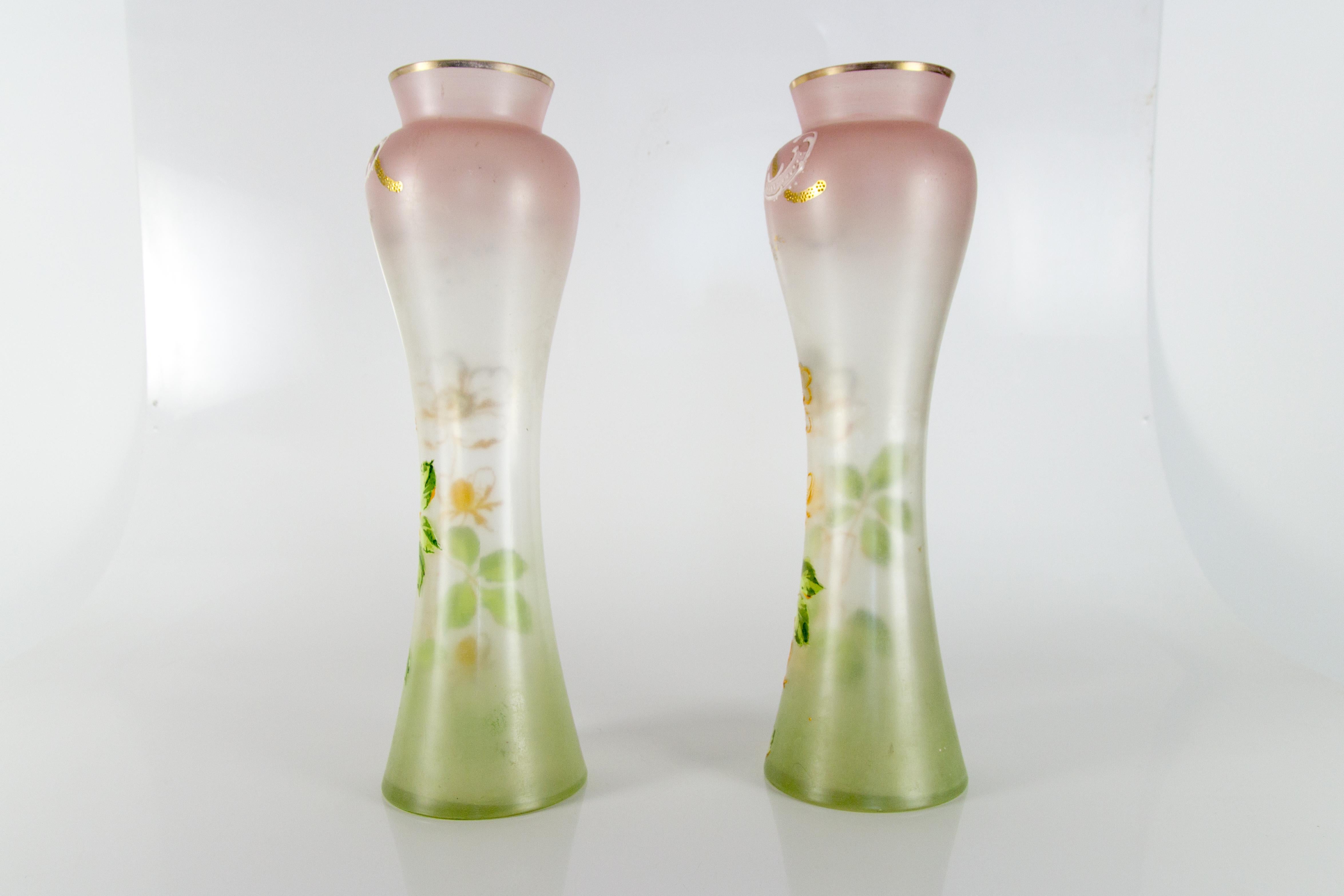 Early 20th Century Pair of Art Nouveau Glass Vases, France, circa 1920 For Sale