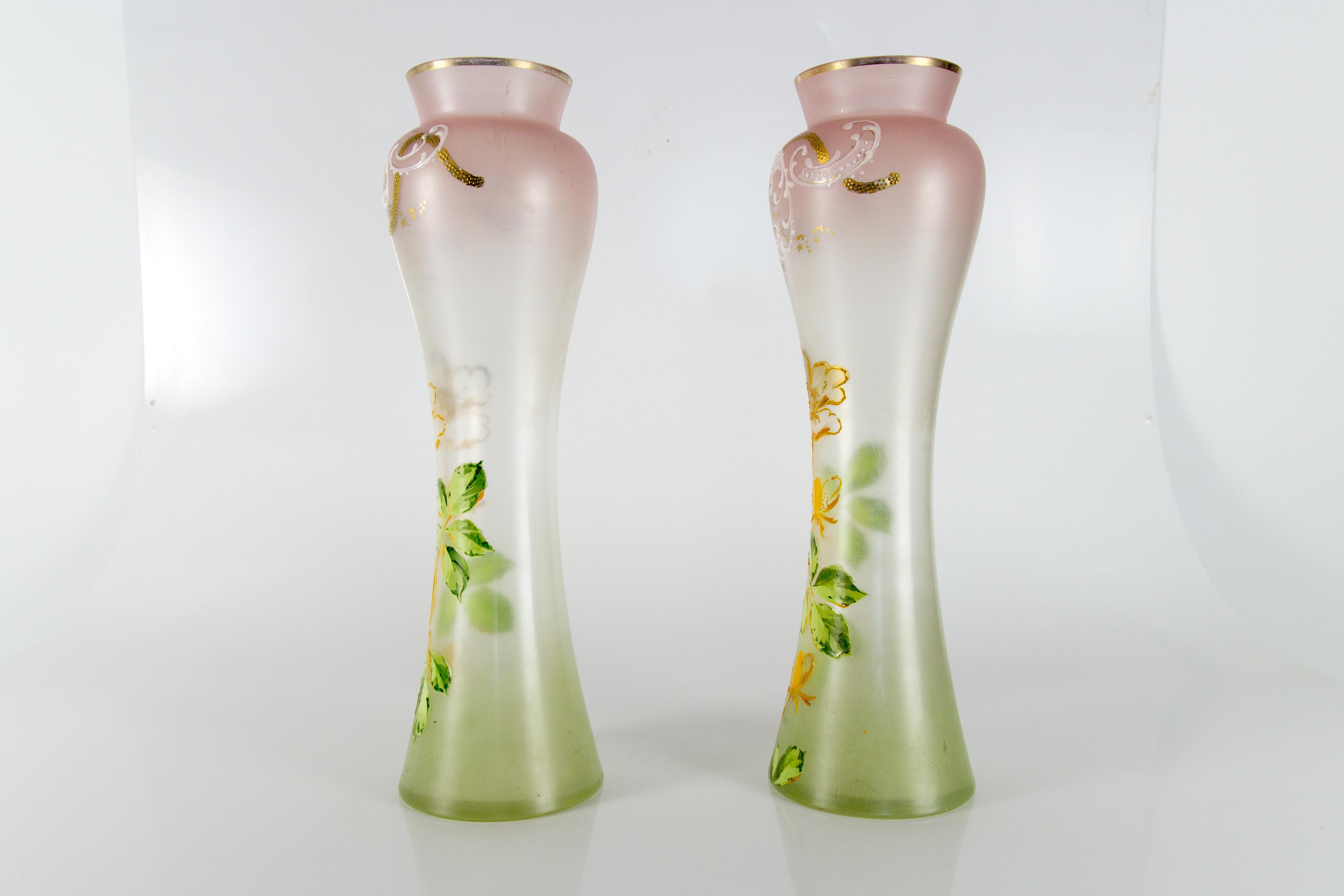 Pair of Art Nouveau Glass Vases, France, circa 1920 For Sale 1