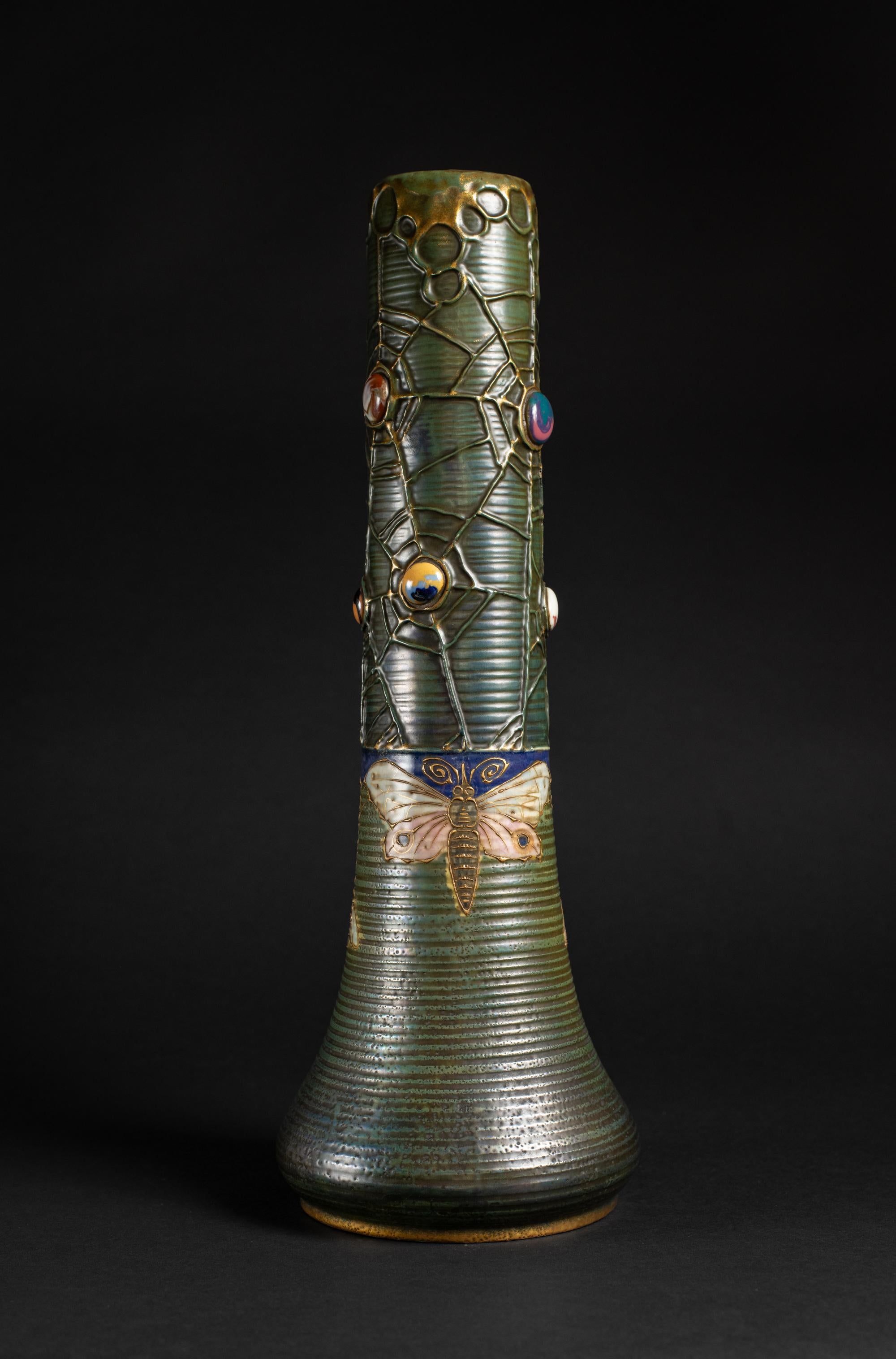 Coppia di vasi alti in stile Art Nouveau Gres Bijou con farfalla e ragnatela di RStK Amphora in vendita 6