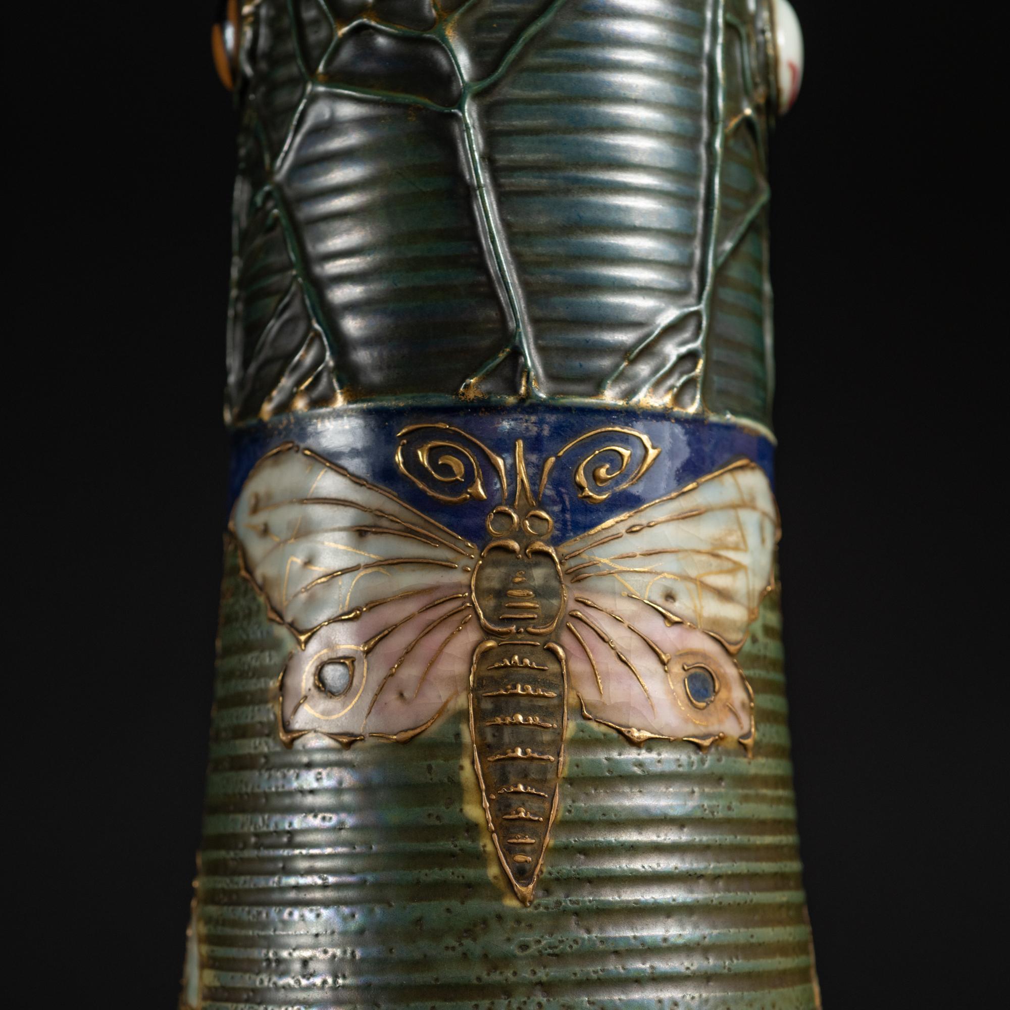 Coppia di vasi alti in stile Art Nouveau Gres Bijou con farfalla e ragnatela di RStK Amphora in vendita 10