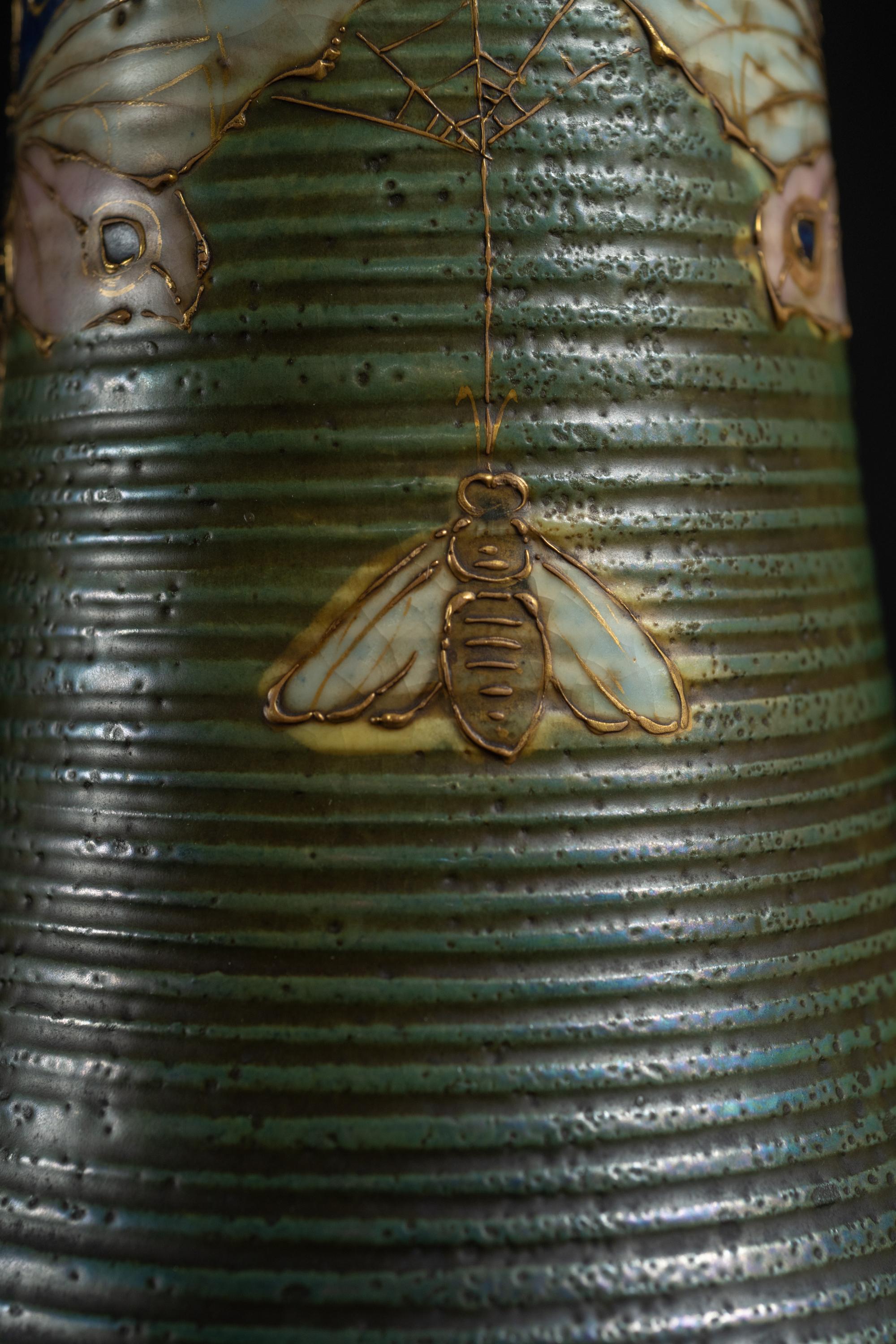 Coppia di vasi alti in stile Art Nouveau Gres Bijou con farfalla e ragnatela di RStK Amphora in vendita 11