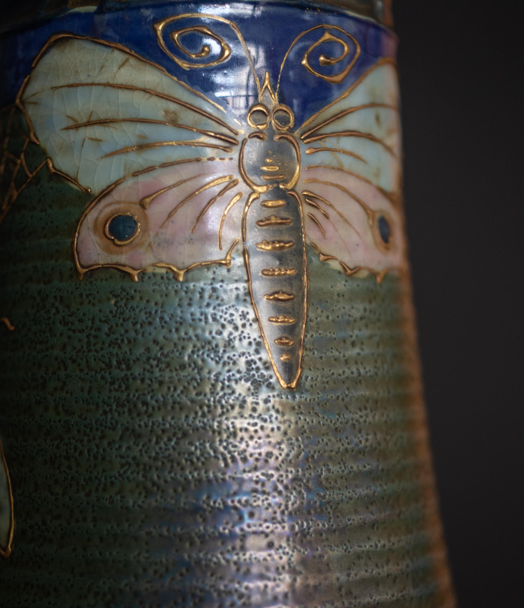 Coppia di vasi alti in stile Art Nouveau Gres Bijou con farfalla e ragnatela di RStK Amphora in vendita 2