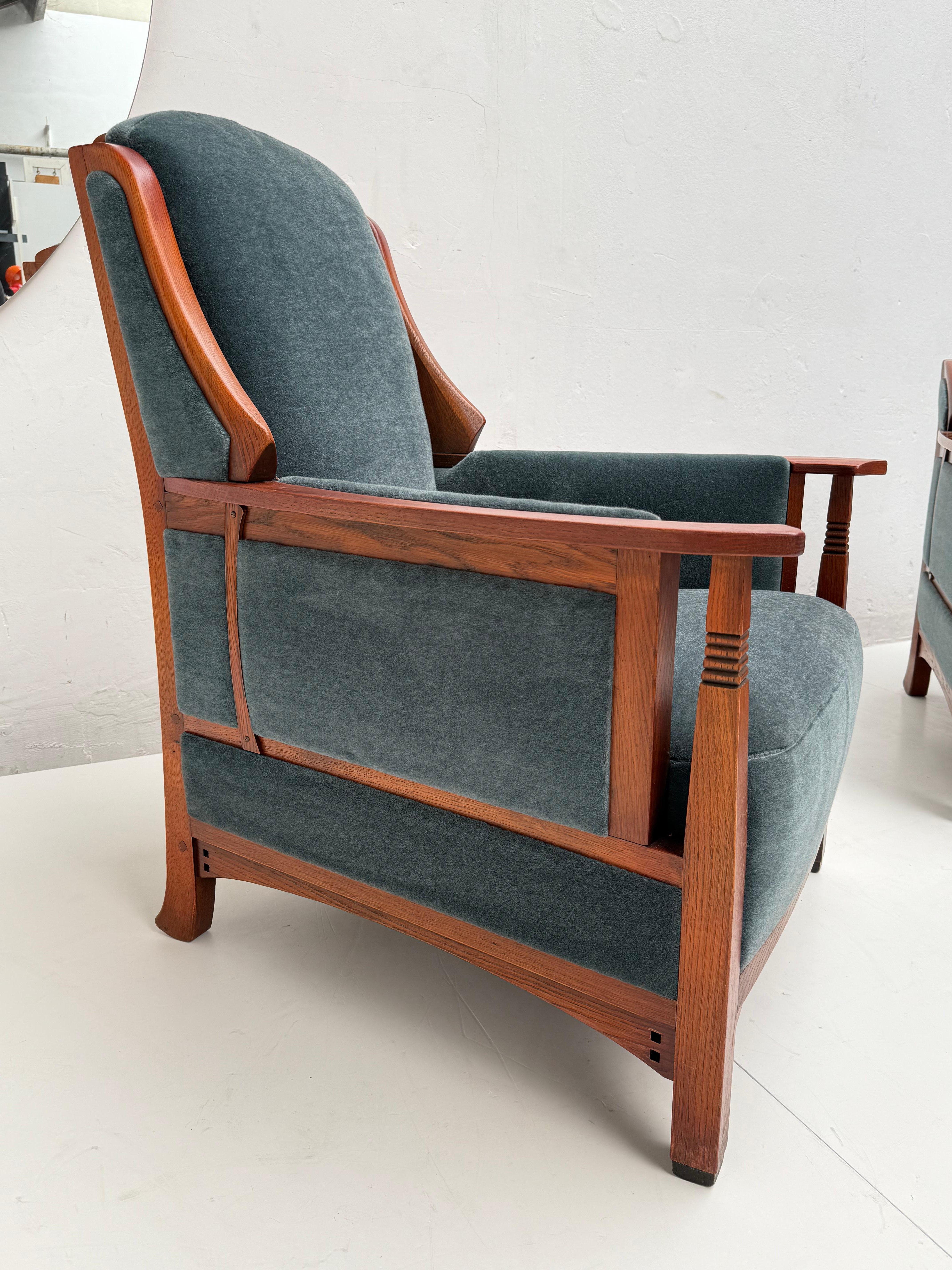 Paire de chaises longues de style Art nouveau Jugendstil, conçues par Frits Schuitema aux Pays-Bas dans les années 2000.

Produit en série très limitée 