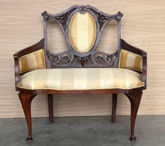 Paire de grands fauteuils Art Nouveau en noyer