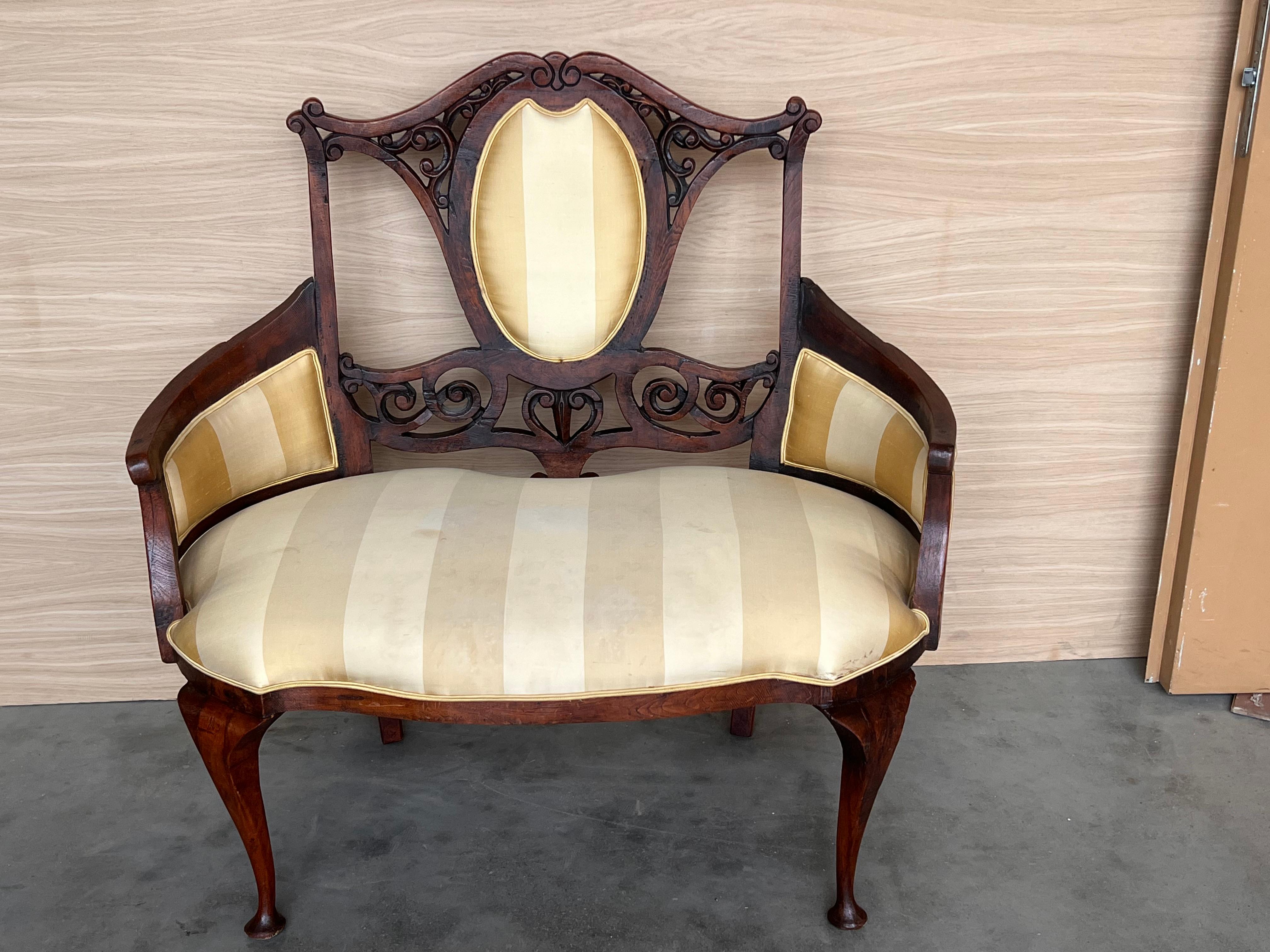 Pair of Art Nouveau Large Armchairs in Walnut In Good Condition For Sale In Miami, FL