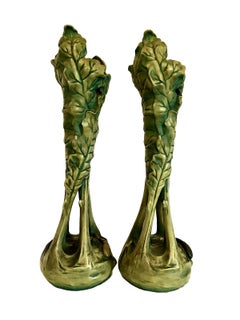 Ein Paar Jugendstil-Vasen mit Blattmotiven im „Käfer“-Stil von Bernhard Bloch