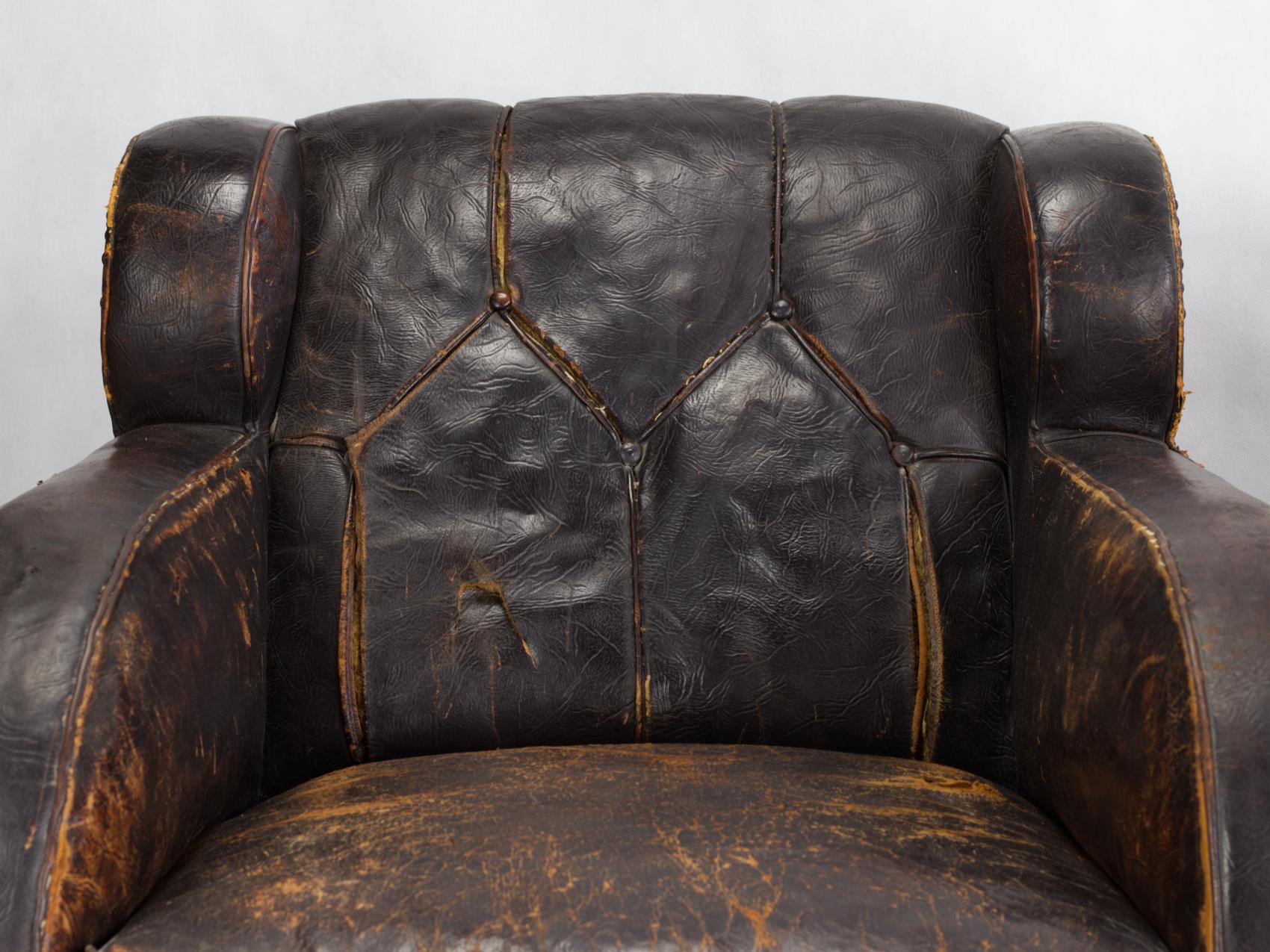 Pair of Art Nouveau Leather Club Chairs, circa 1920 For Sale 5