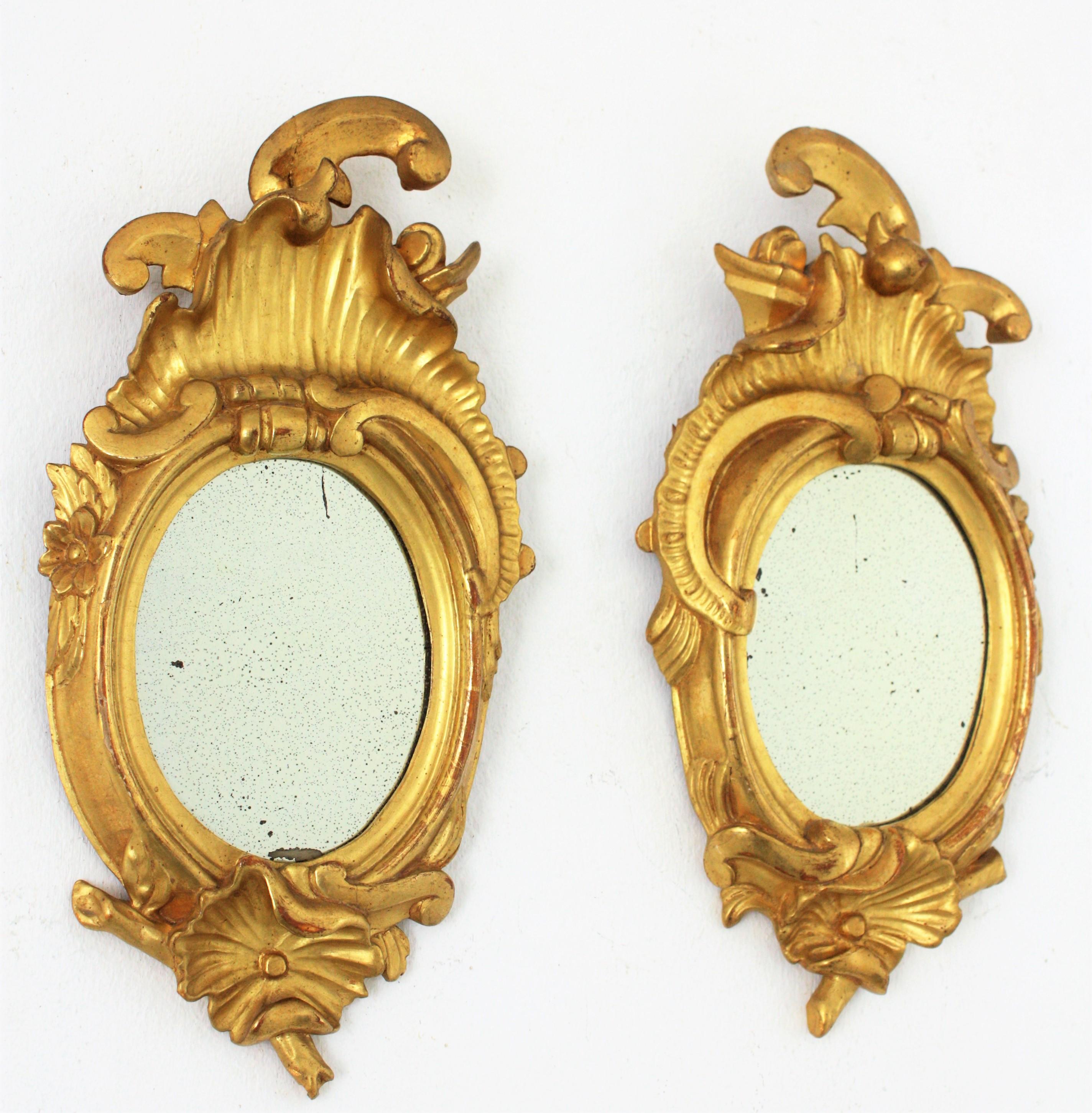 Hand-Carved Pair of Art Nouveau Miniature Mirrors in Gold Leaf Giltwood For Sale