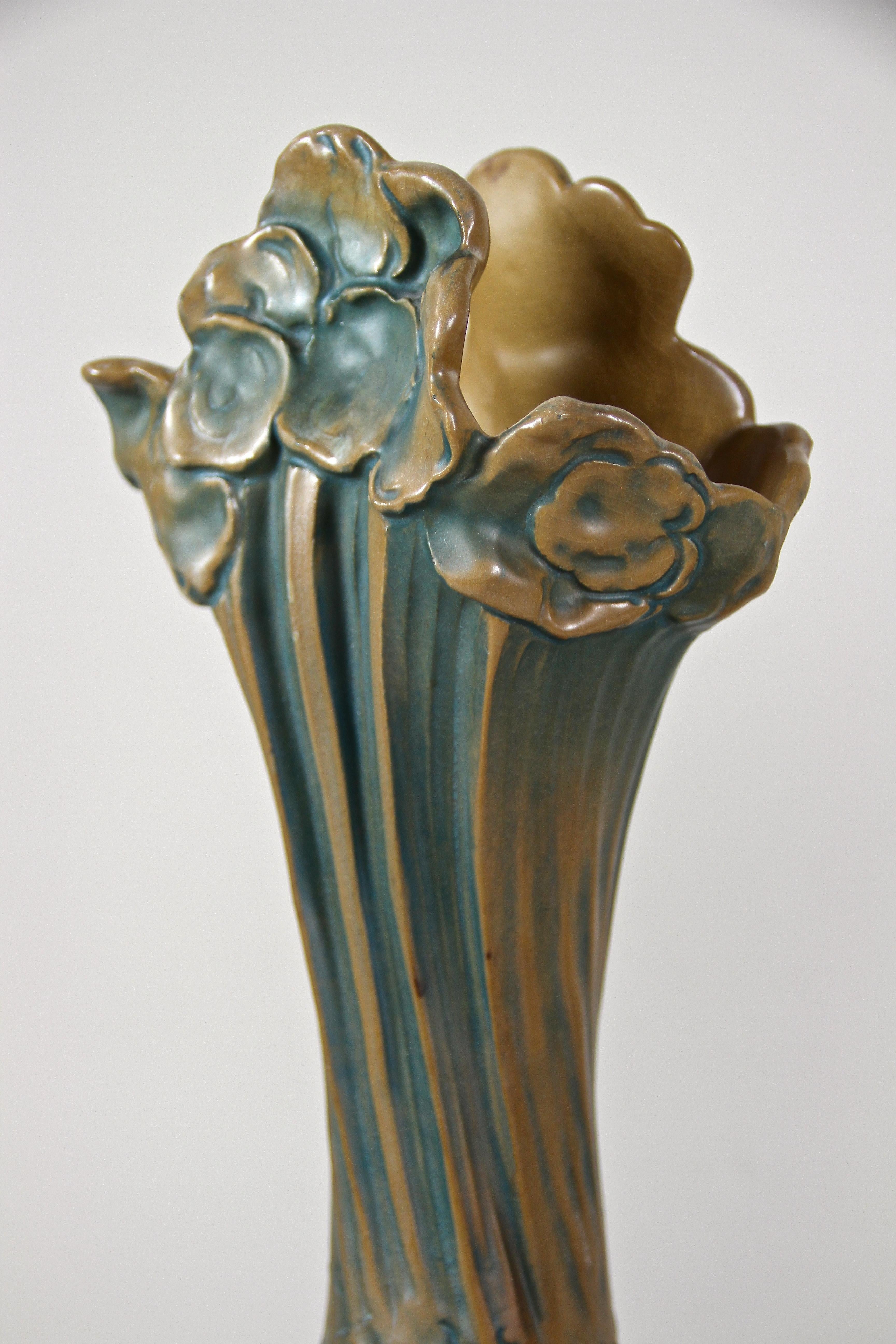 Pair of Art Nouveau Majolica Vases by B. Bloch Eichwald, Bohemia, circa 1900 In Good Condition In Lichtenberg, AT