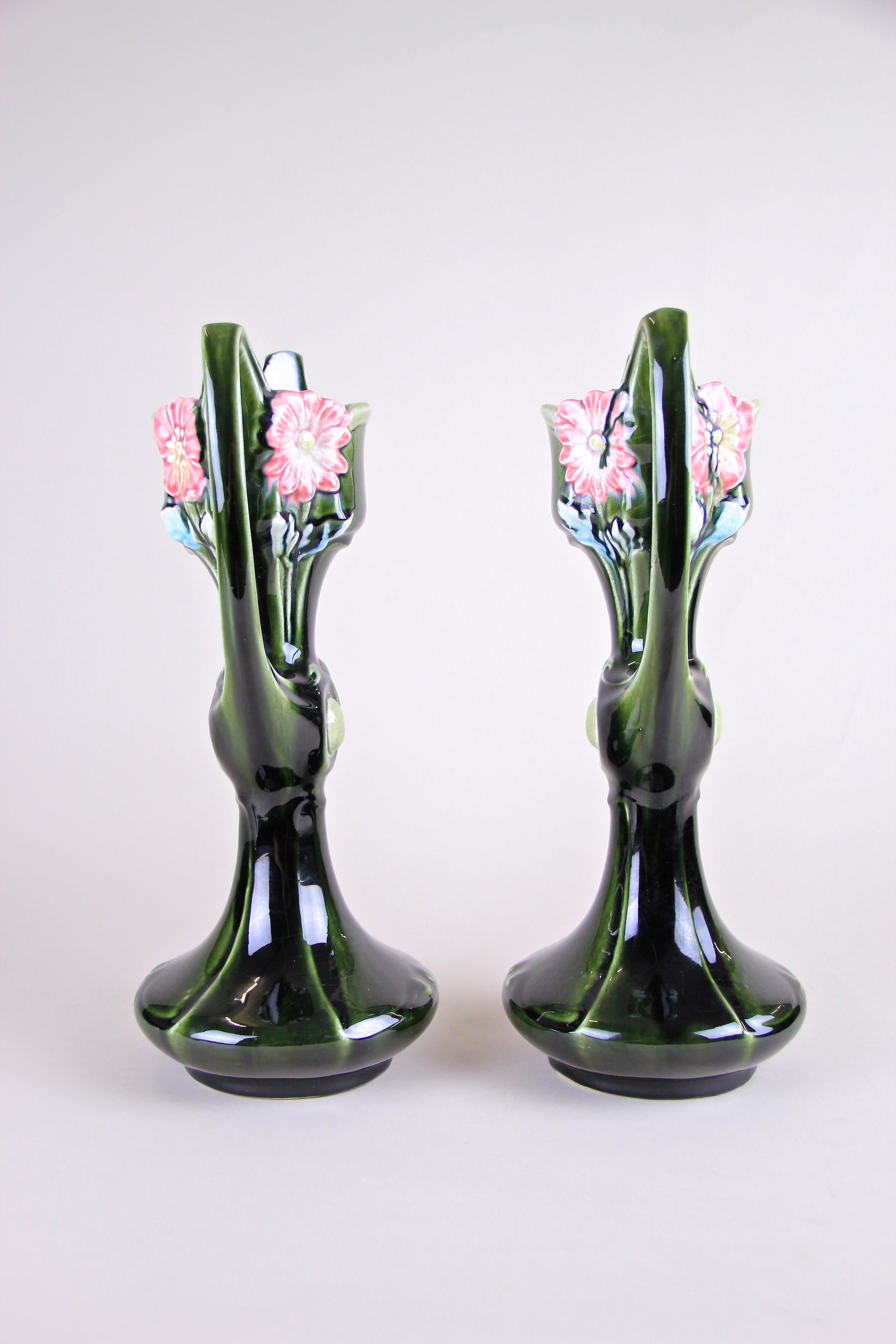 Pair of Art Nouveau Majolica Vases by J. Bernard De Bruyne, France, circa 1910 In Good Condition In Lichtenberg, AT