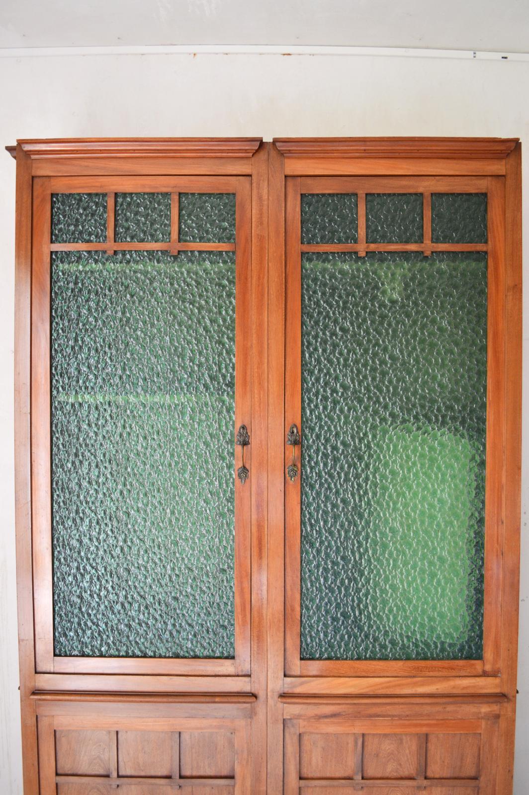 Early 20th Century Pair of Art Nouveau Modular Bookcases, Cherry Wood and Stained Glass, 1910s