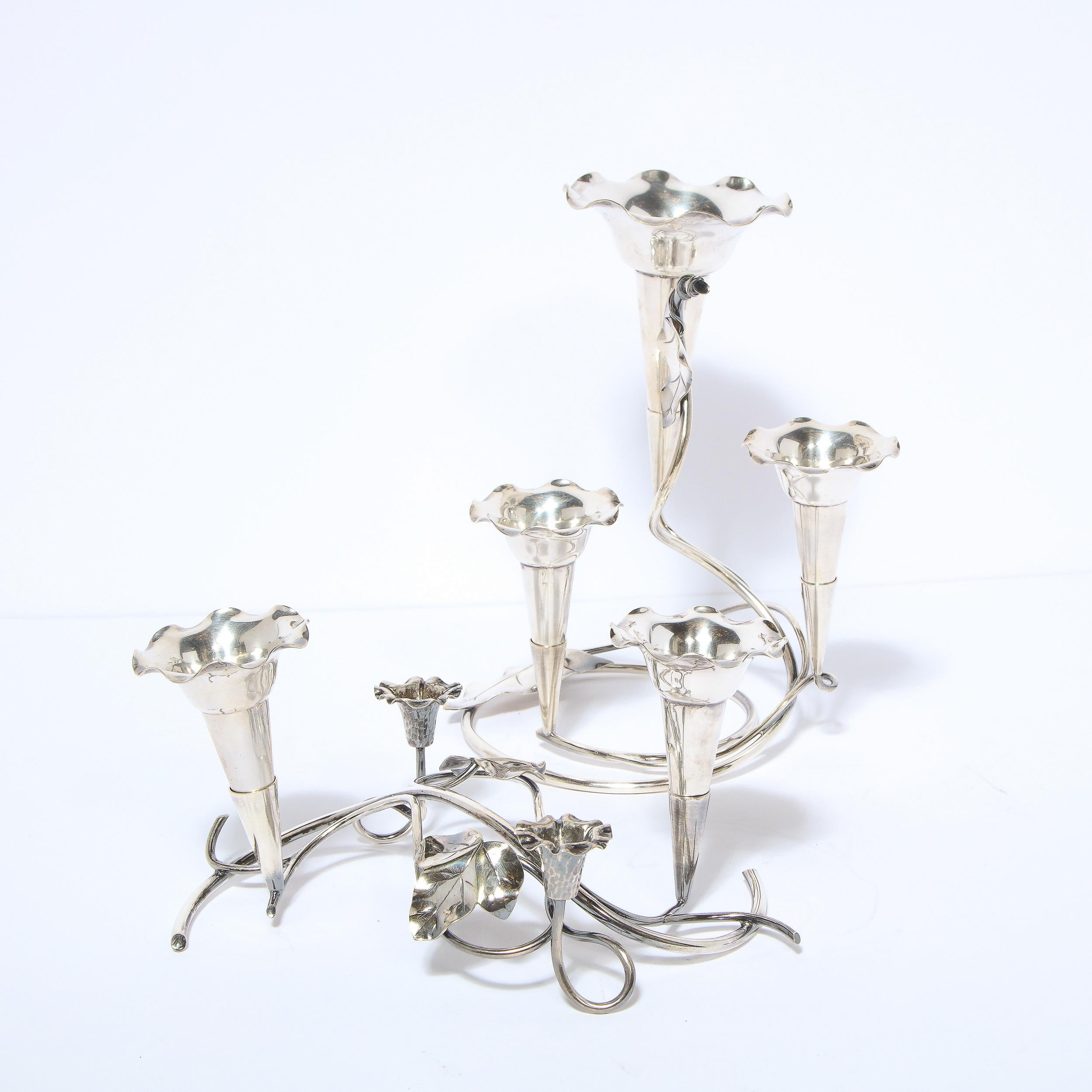 Pareja de candelabros Art Nouveau Morning Glory bañados en plata Chapado en plata en venta