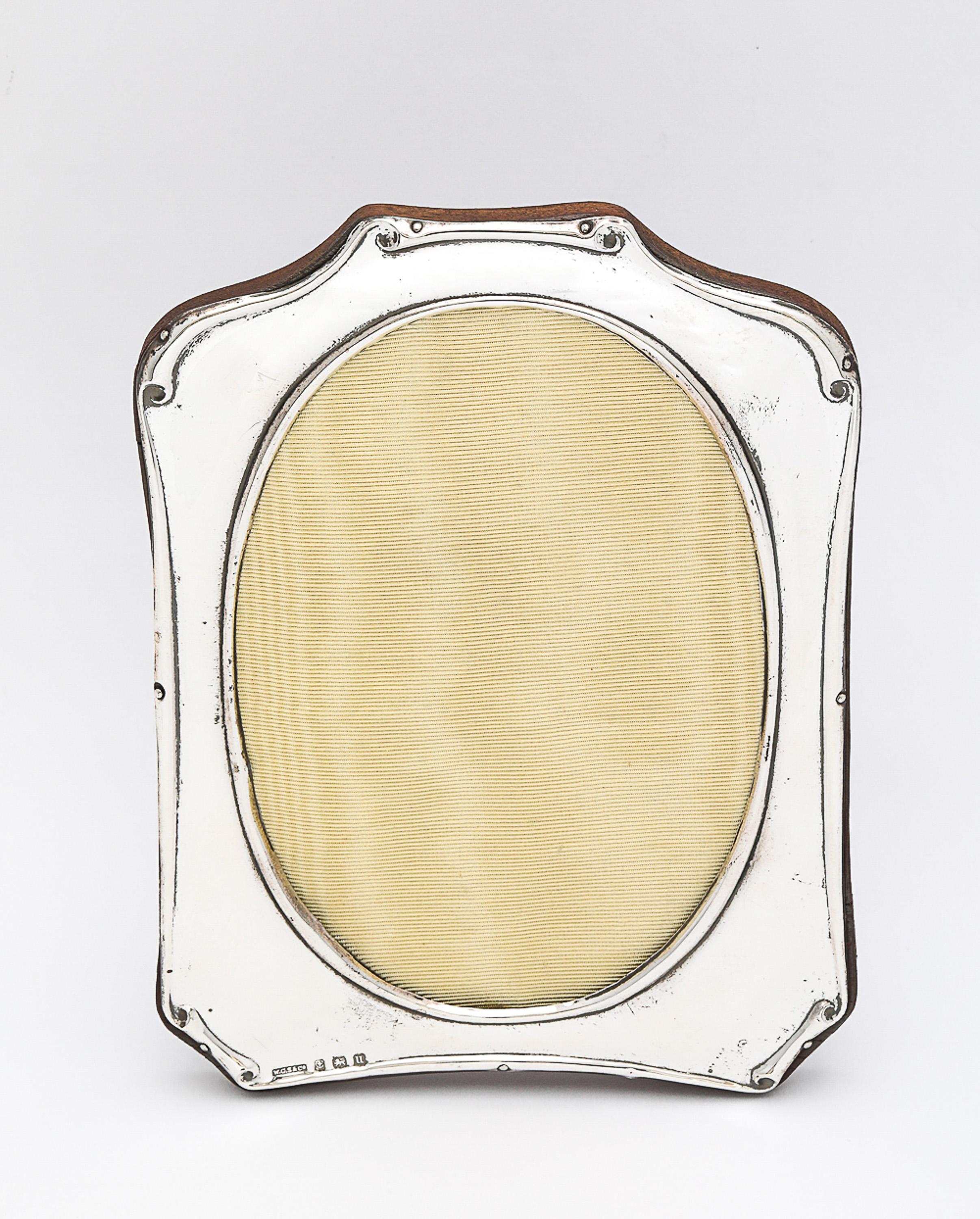 Coppia di cornici in argento massiccio con fondo in legno del periodo Art Nouveau in vendita 8