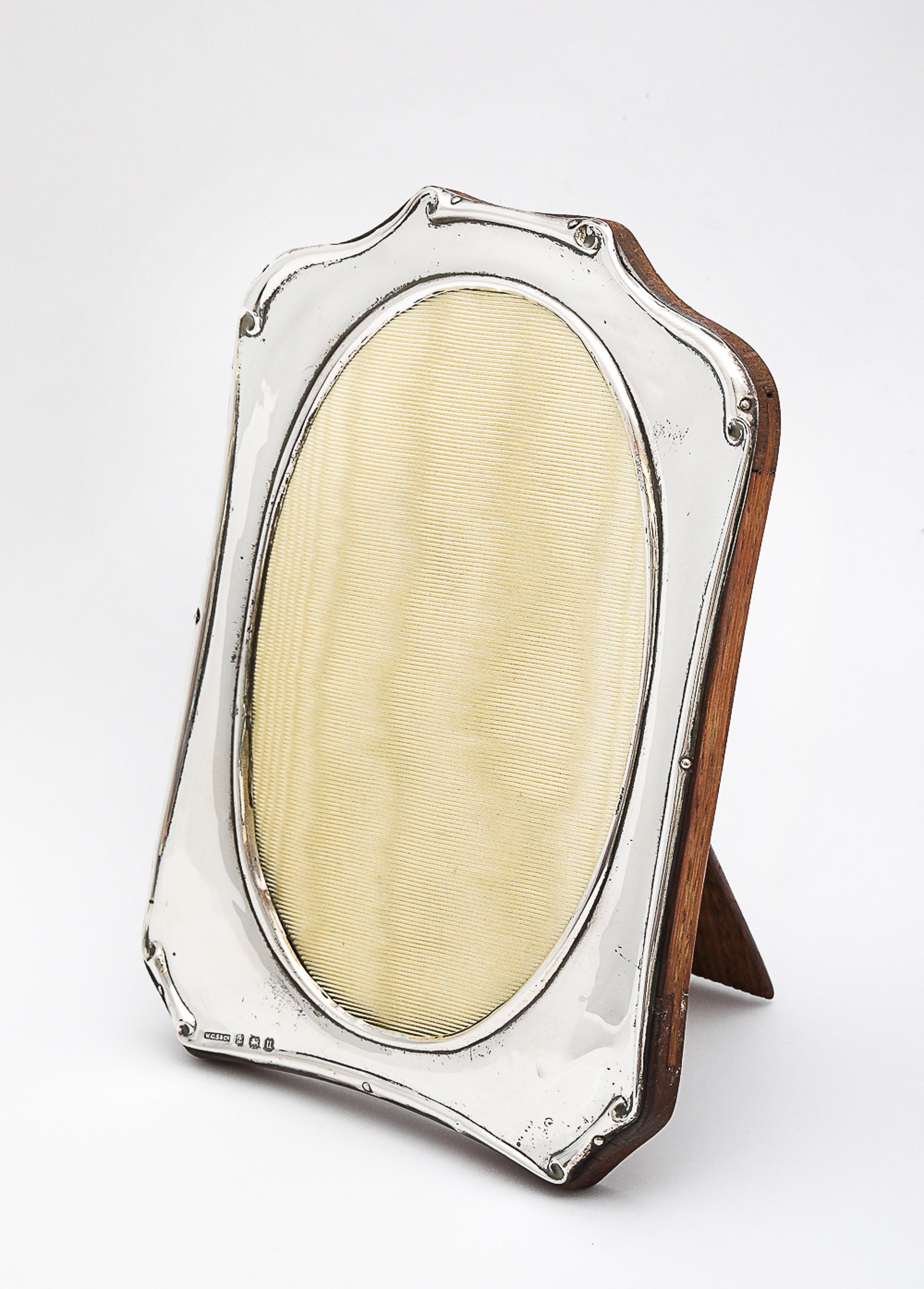Coppia di cornici in argento massiccio con fondo in legno del periodo Art Nouveau in vendita 9