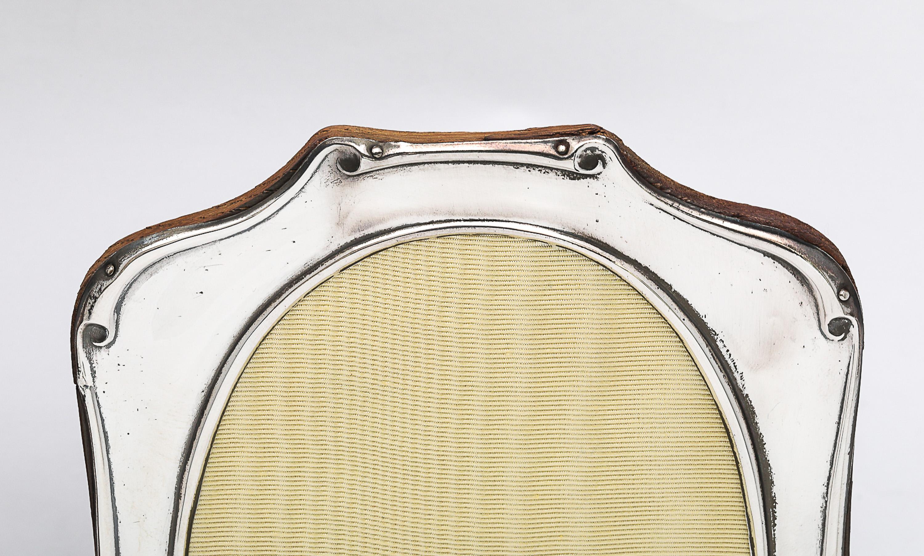 Coppia di cornici in argento massiccio con fondo in legno del periodo Art Nouveau in vendita 1