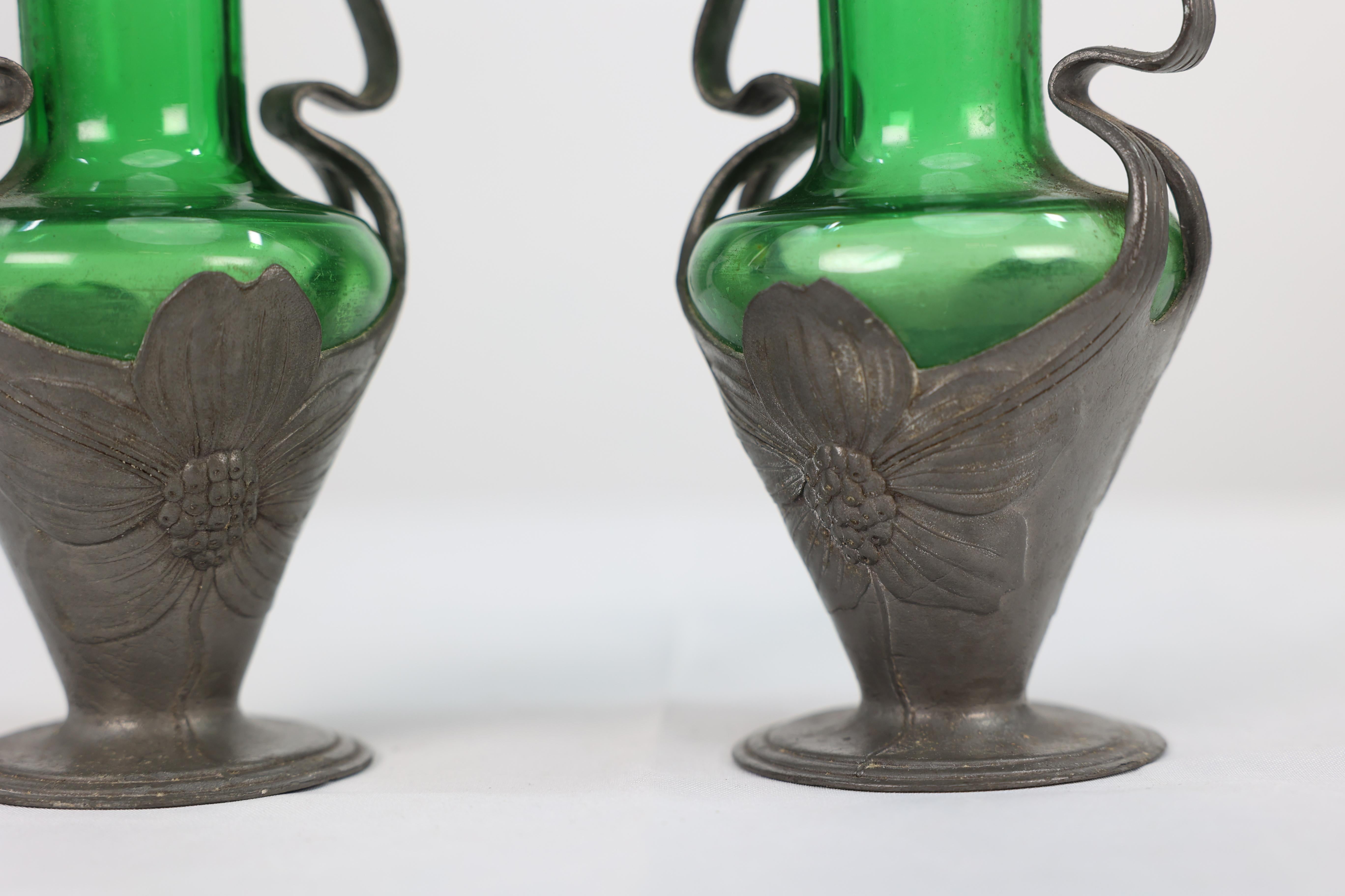 Osiris Pewter. A Pair of Art Nouveau Pewter and Green Glass Twin-Handled Vases For Sale 5