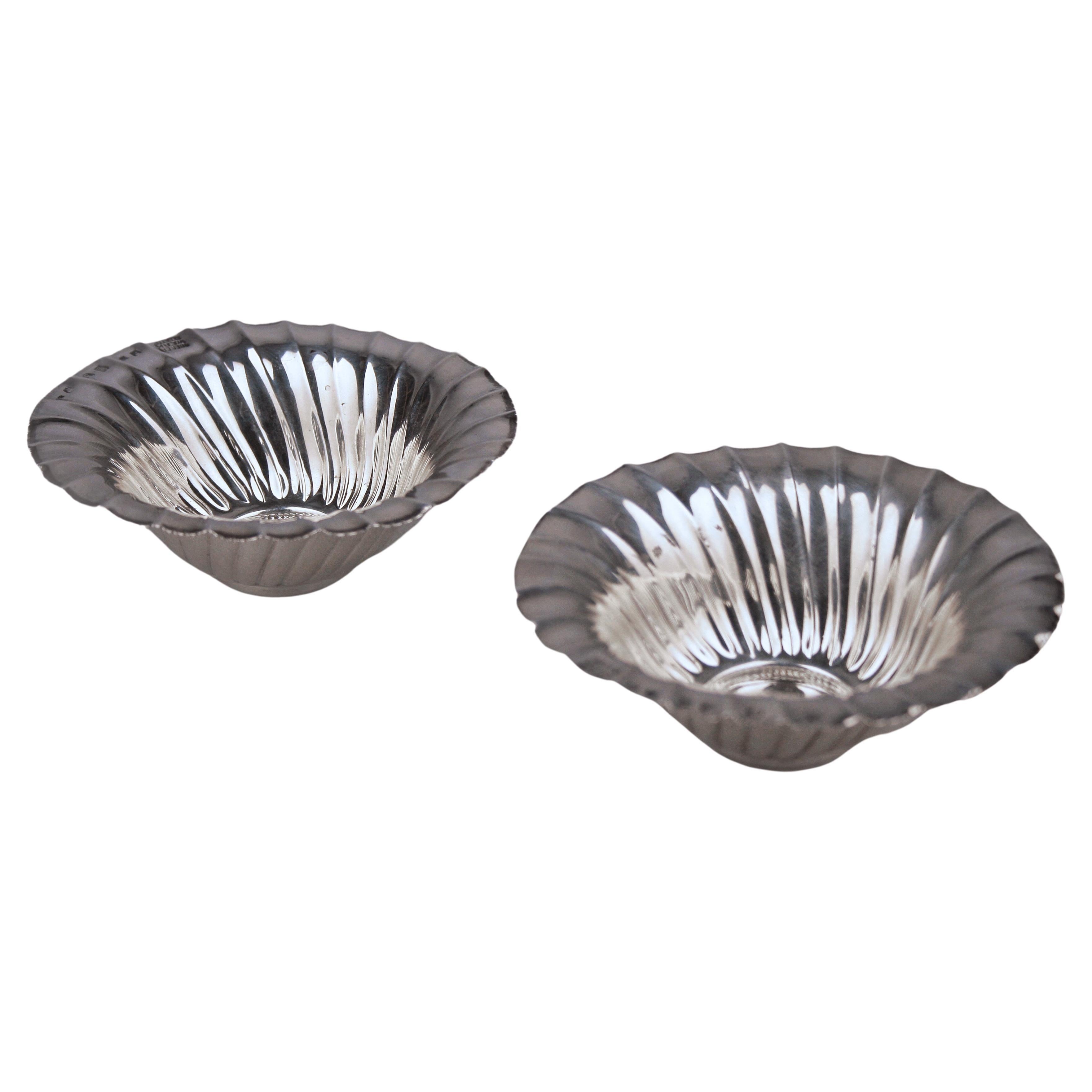 Pair of Art Nouveau Polished Silver Bowls by J. Hoffmann for Wiener Werkstätte For Sale