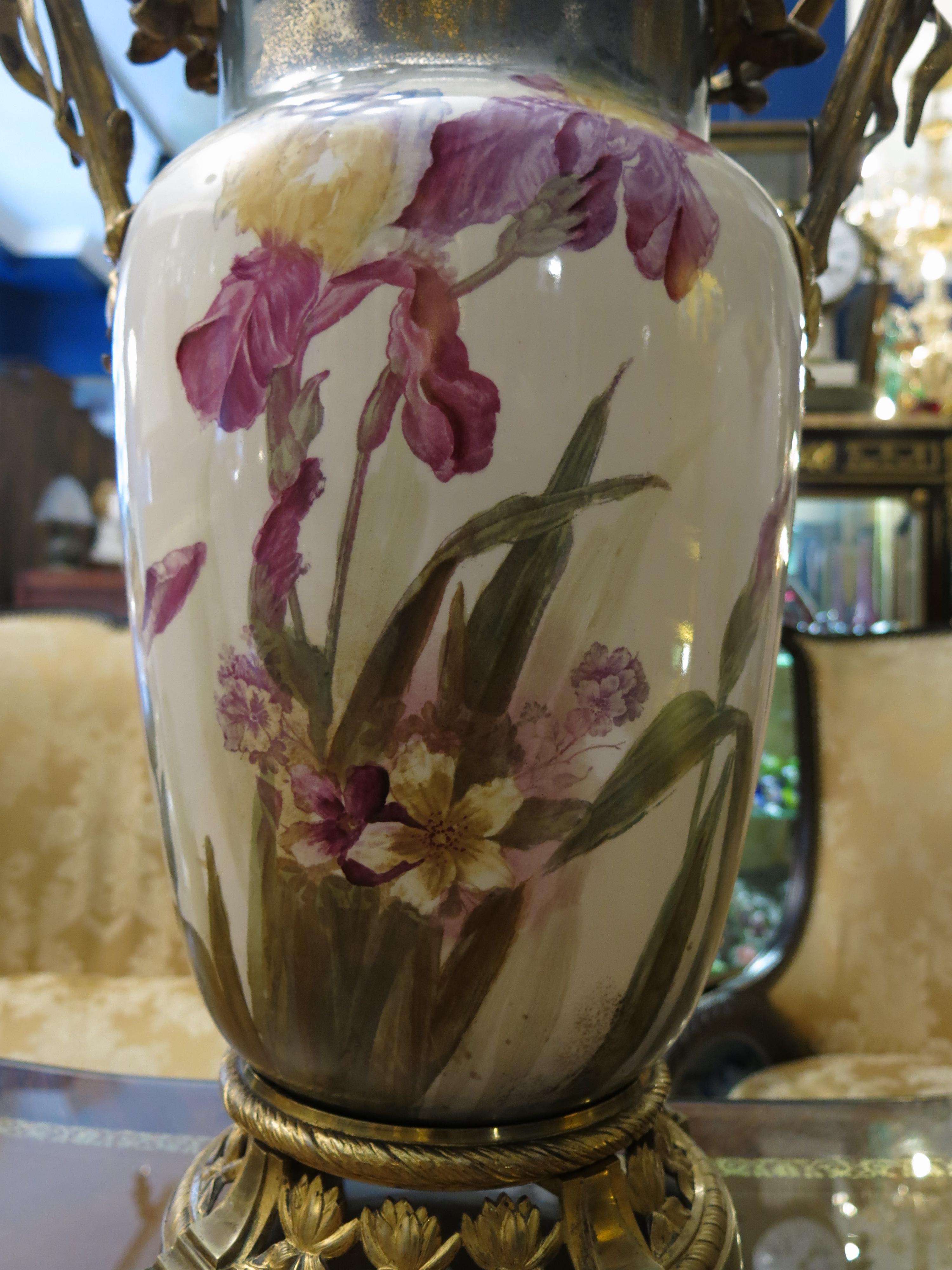 XIXe siècle Paire d'amphores en porcelaine Art Nouveau en vente