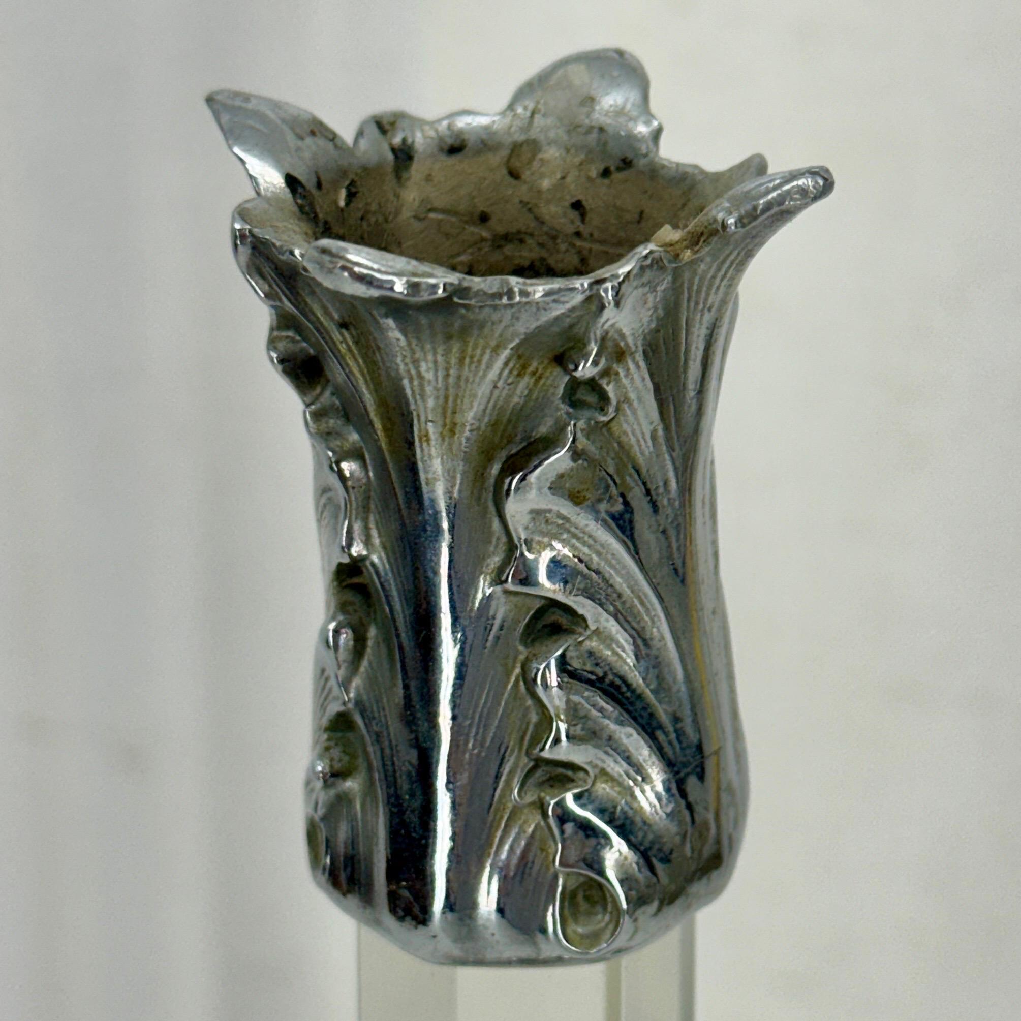 Coppia di candelieri in vetro ricostruiti in stile Art Nouveau Tiffany in vendita 7