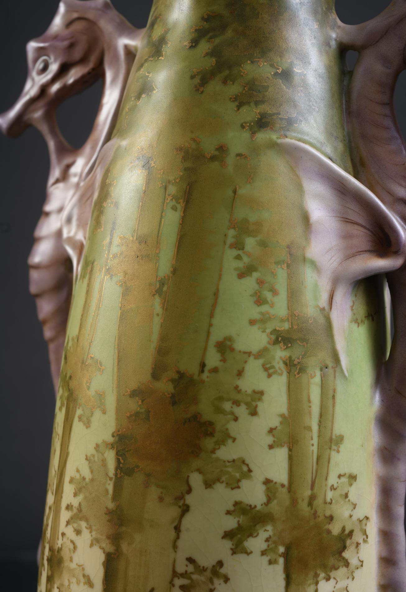 Coppia di vasi cavallucci marini in stile Art Nouveau di RStK Amphora in vendita 7