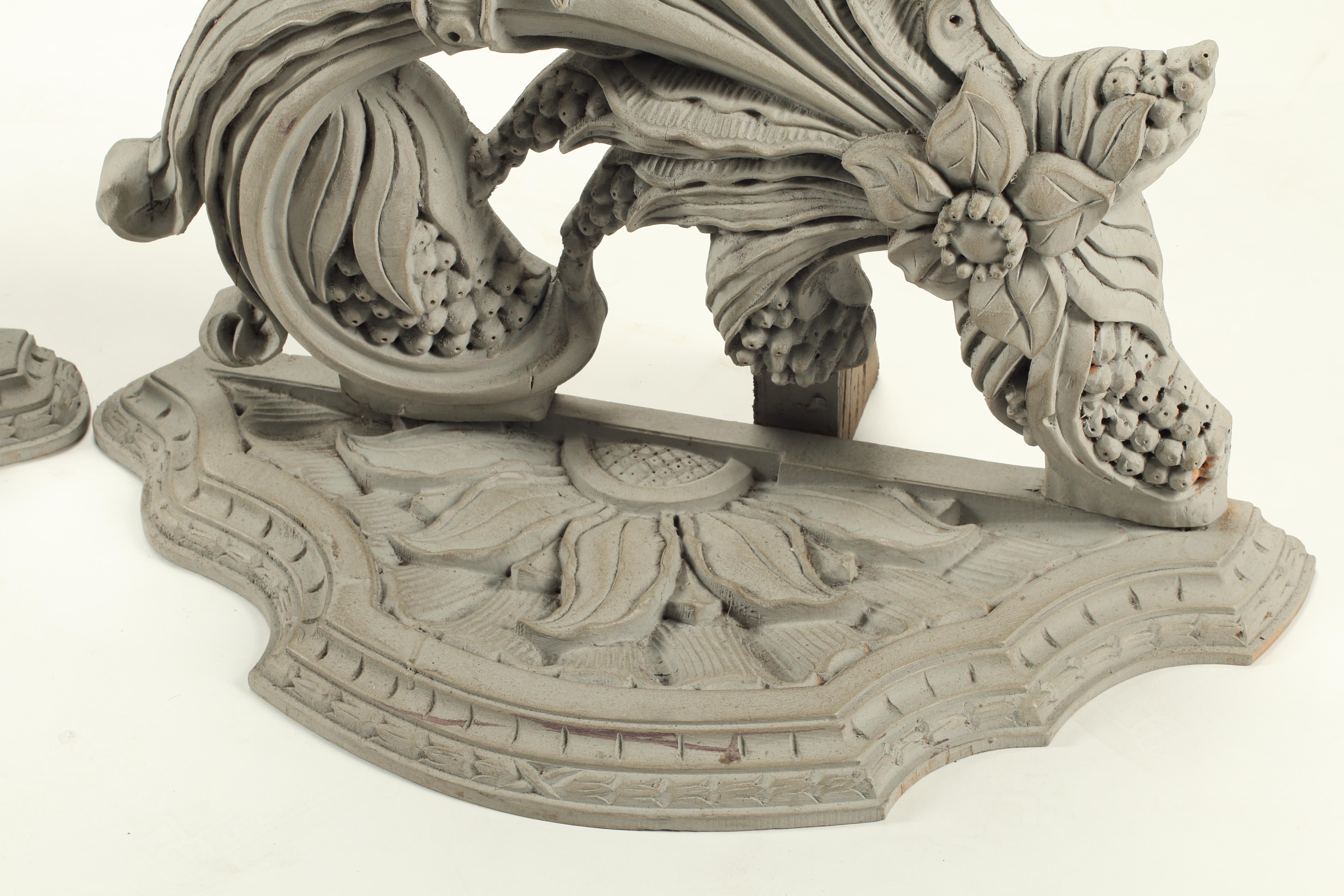 Paire de grands ornements muraux de style Art nouveau, 20e siècle Français Bon état - En vente à El Monte, CA
