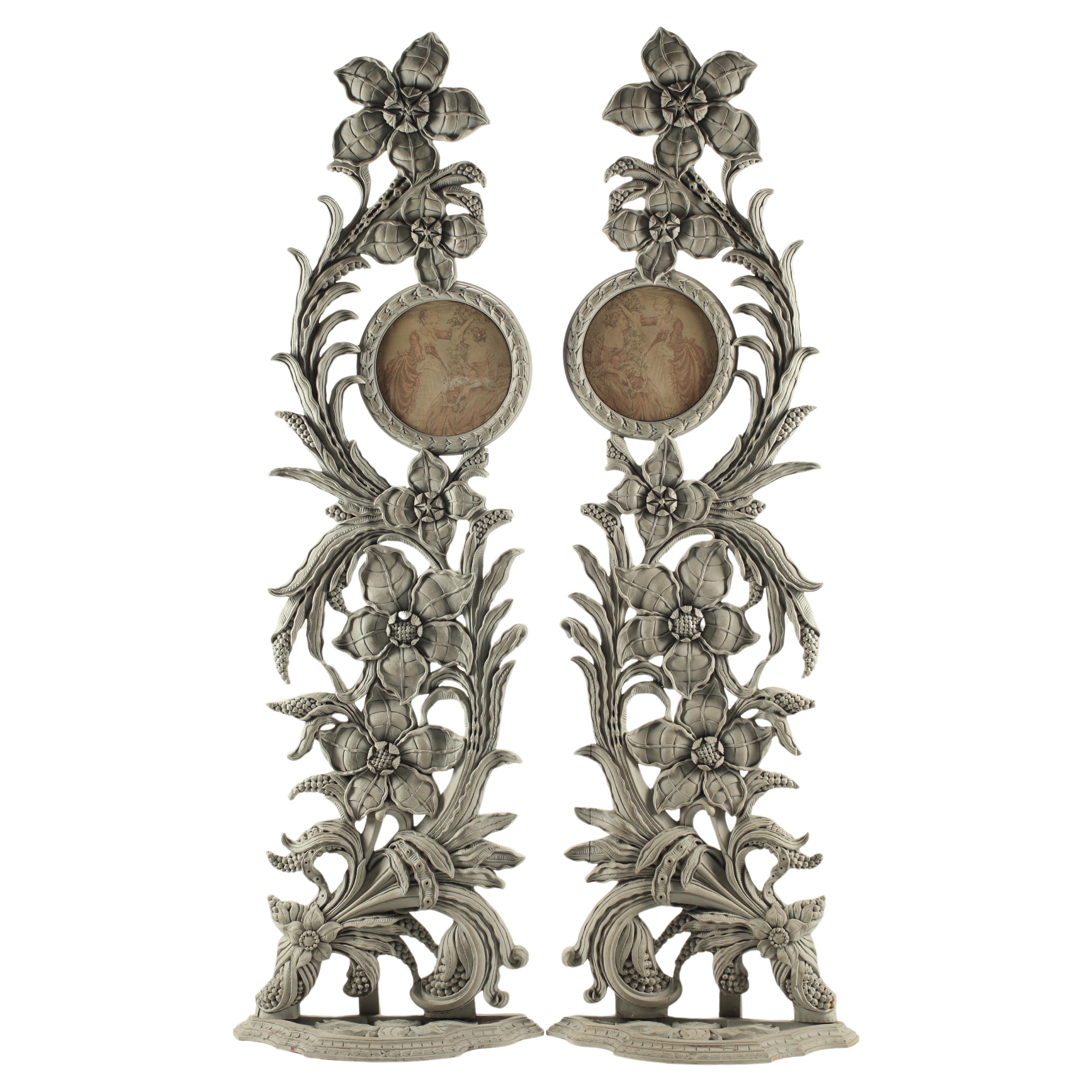 Coppia di grandi ornamenti da parete in stile Art Nouveau, 20° sec. Francese