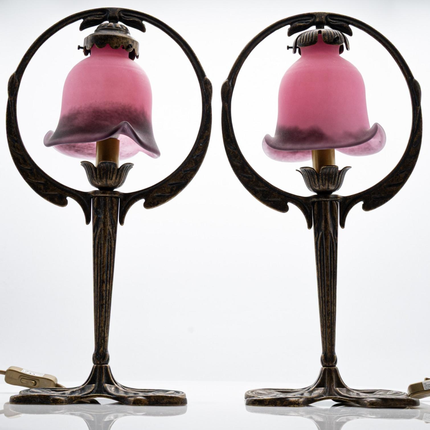 Pareja de Lámparas de Mesa de Estilo Art Nouveau Vidrio Rosa y Latón, Francia en venta 3