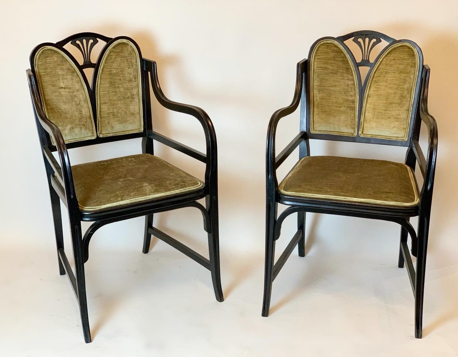 Pair Of Art Nouveau Thonet Armchairs - Black Lacquered Bentwood and Velvet In Good Condition In Brussels, BE