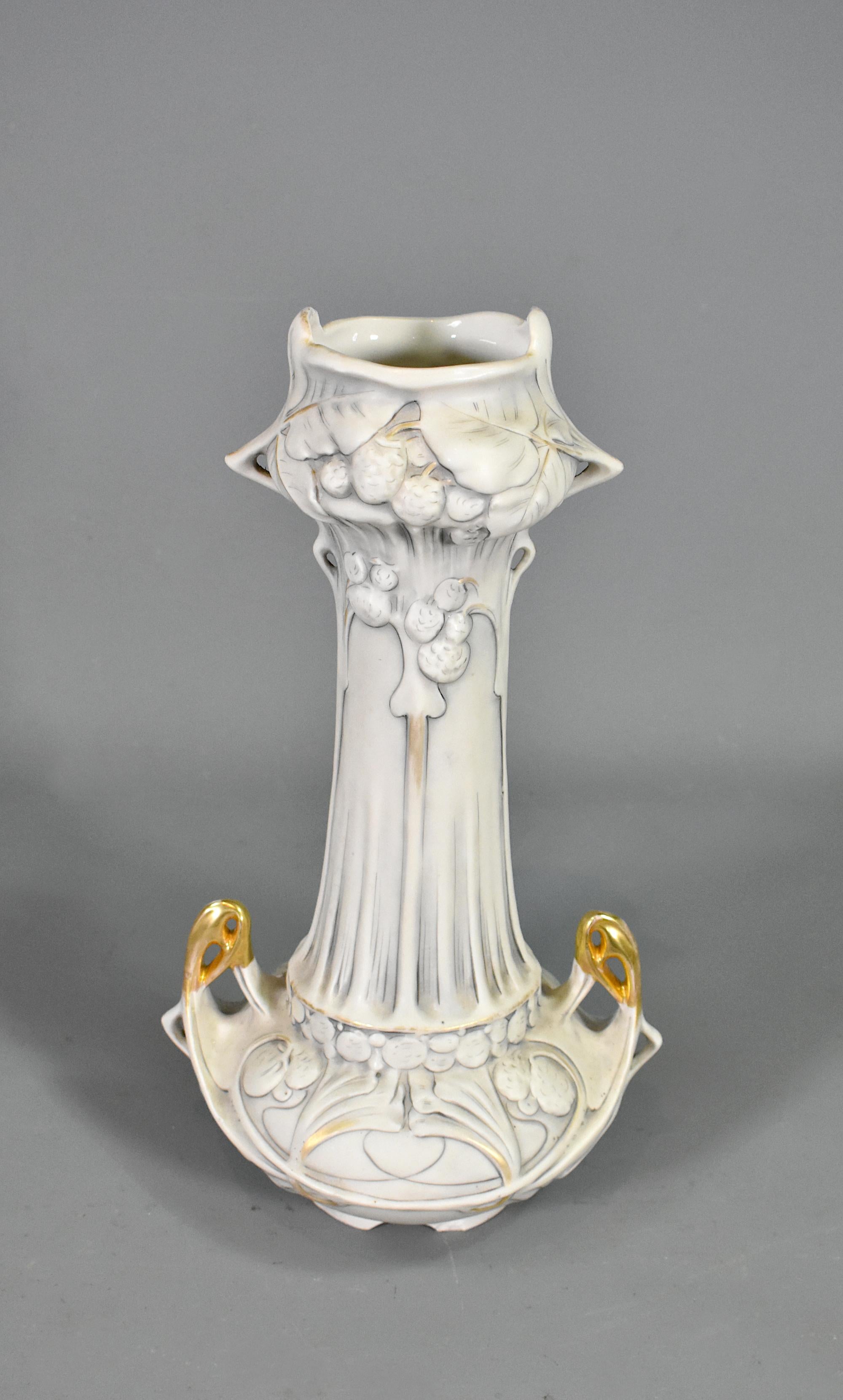 20ième siècle Paire de vases Royal Dux Bohemia Art Nouveau en vente